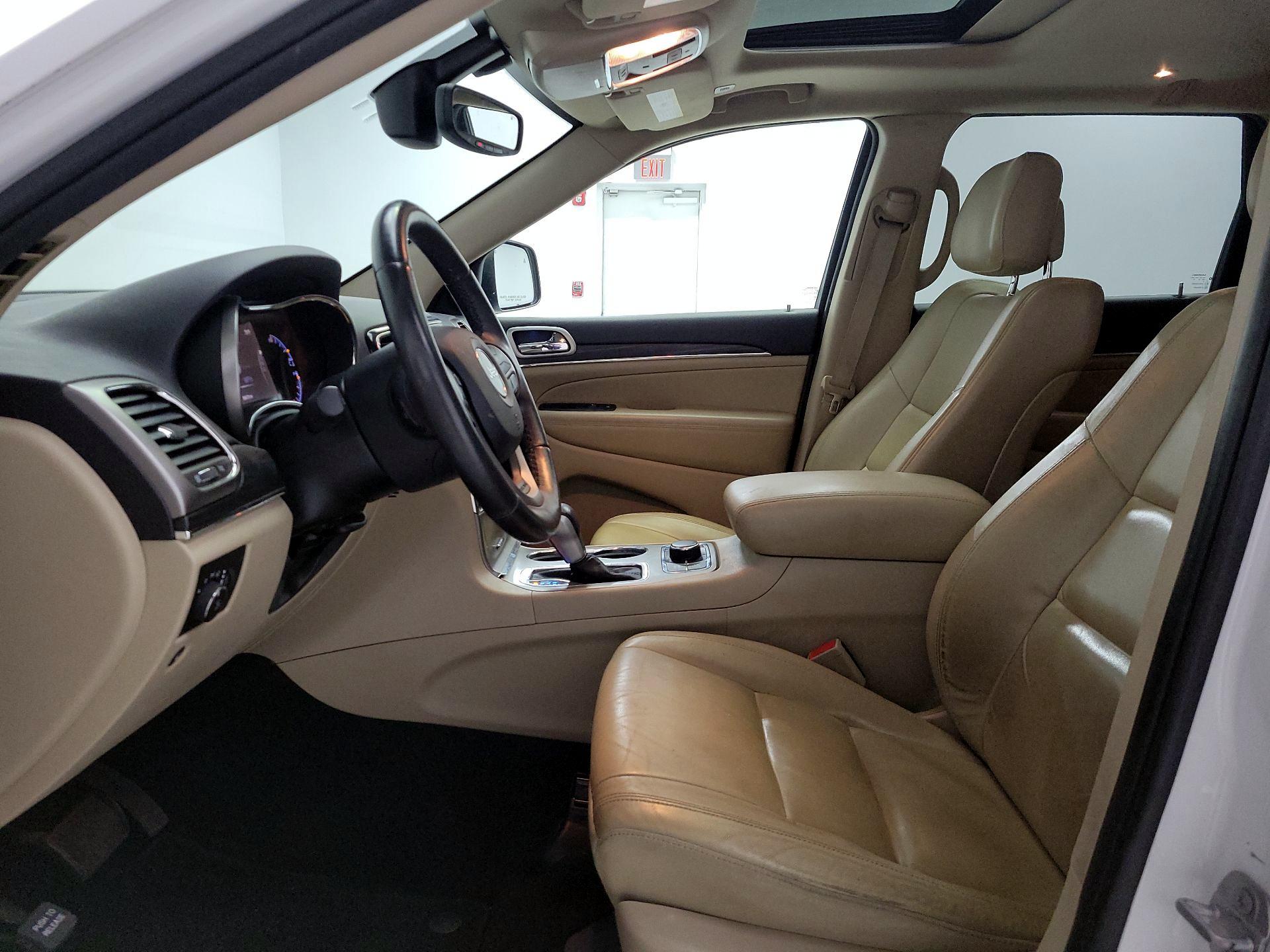 Thumbnail: 2019 Jeep Grand Cherokee - 11