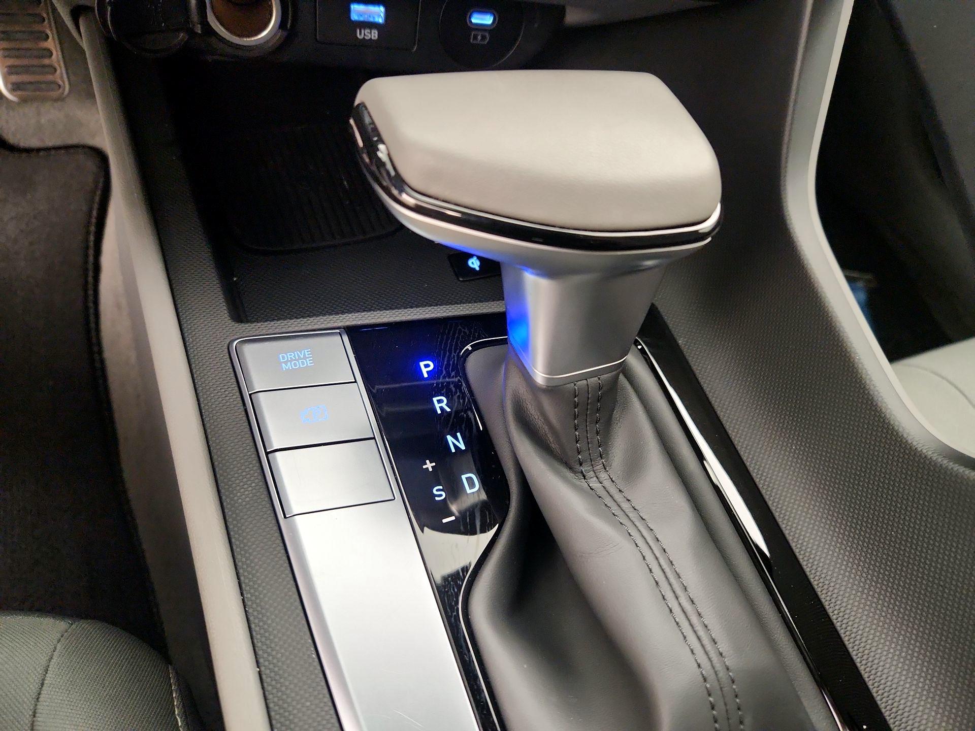 Thumbnail: 2025 Hyundai Elantra - 17