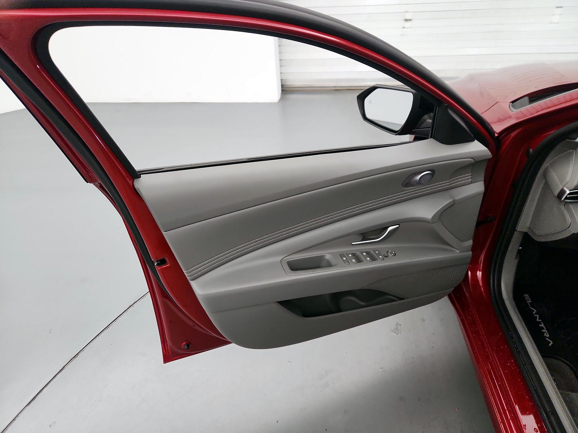 Thumbnail: 2025 Hyundai Elantra - 12