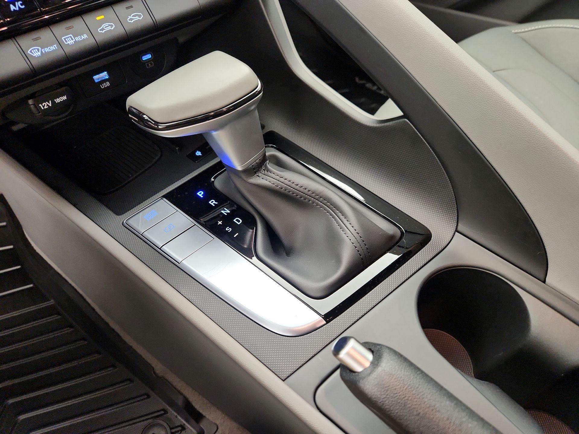 Thumbnail: 2025 Hyundai Elantra - 17