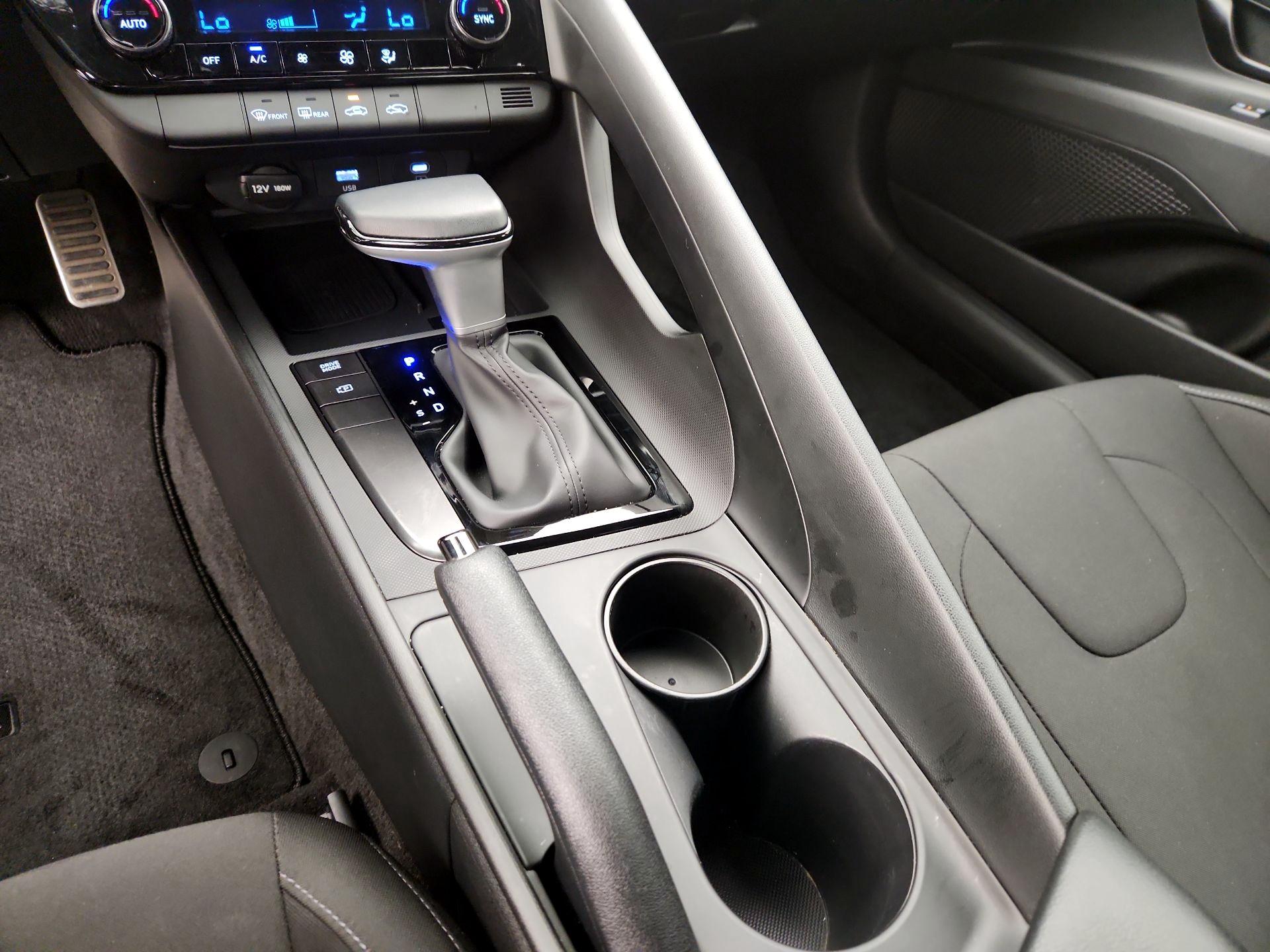 Thumbnail: 2025 Hyundai Elantra - 17