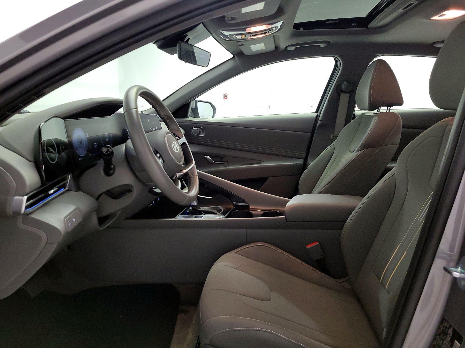 Thumbnail: 2025 Hyundai Elantra - 11