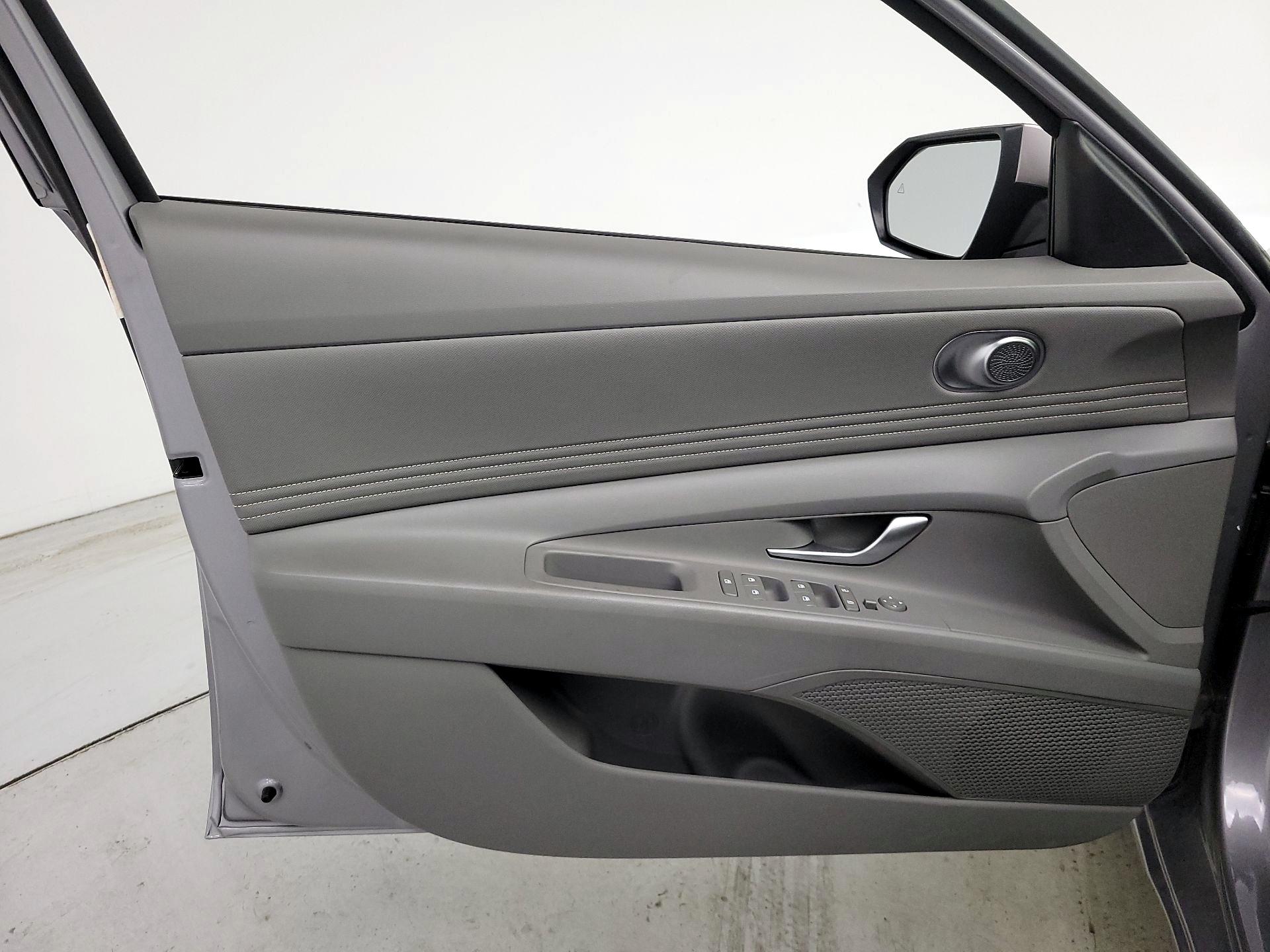 Thumbnail: 2025 Hyundai Elantra - 12