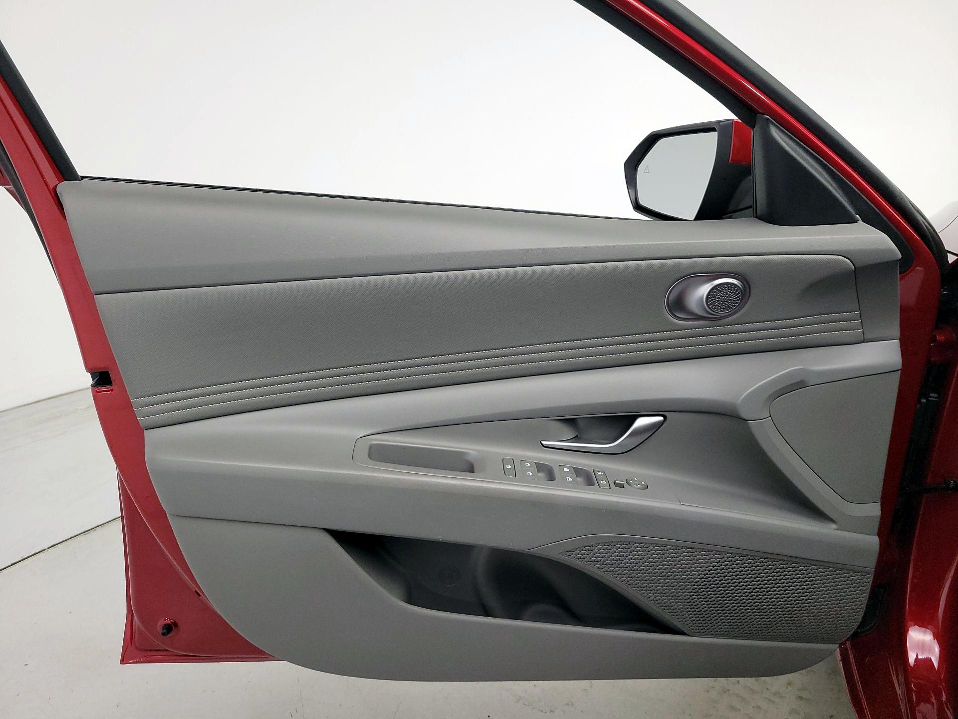 Thumbnail: 2025 Hyundai Elantra - 12