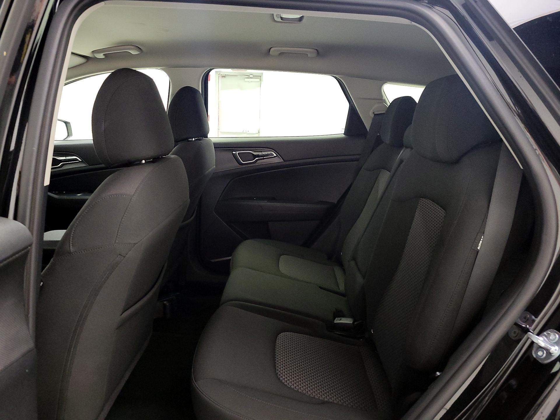 Thumbnail: 2025 Kia Sportage - 19