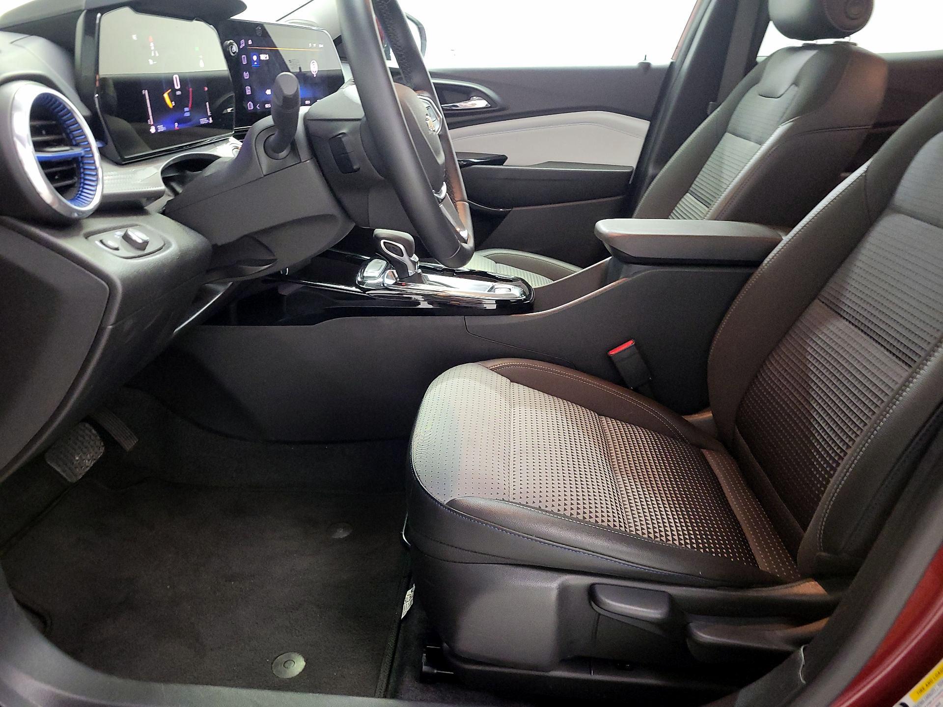 Thumbnail: 2025 Chevrolet Trax - 11