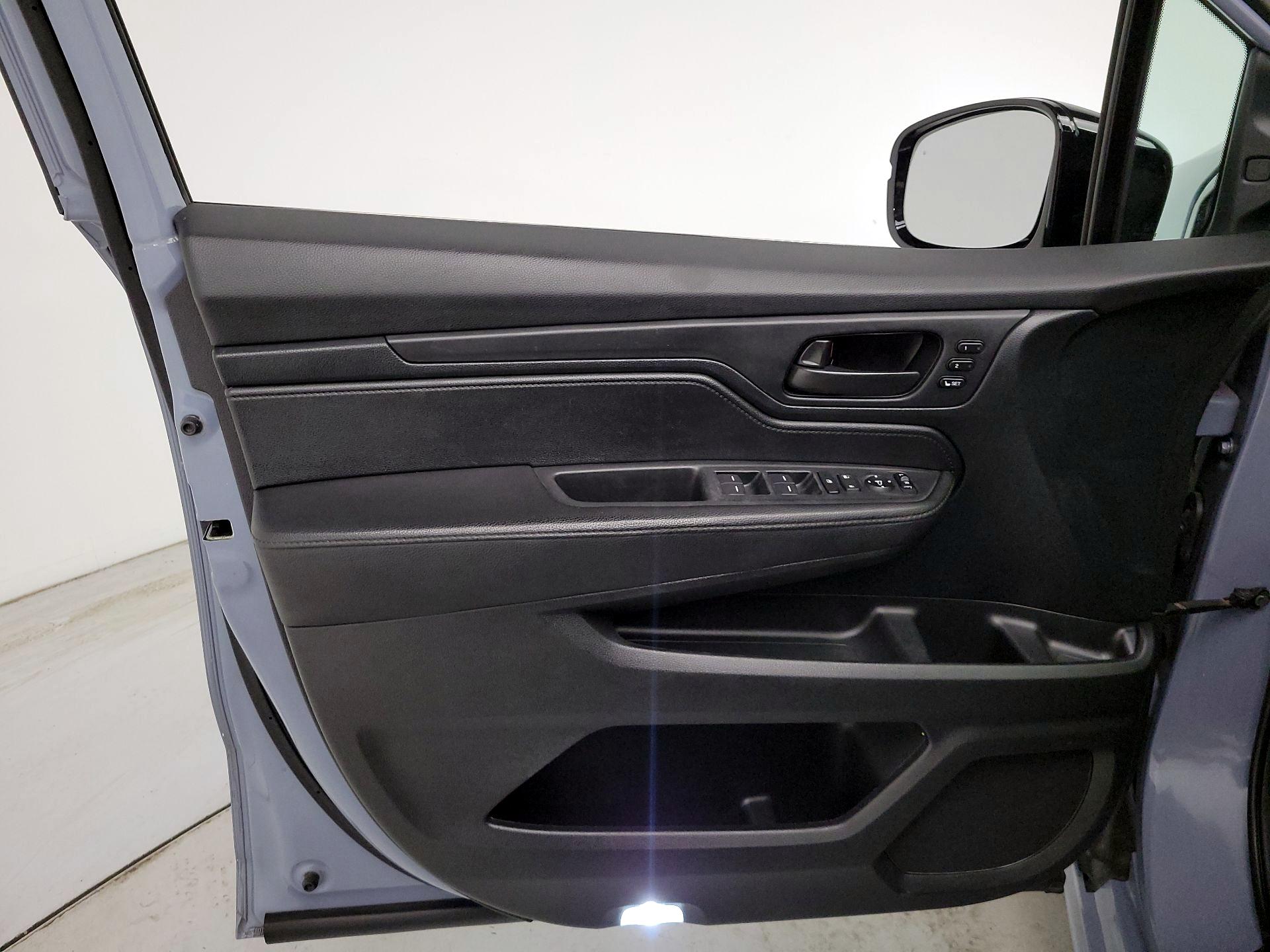 Thumbnail: 2023 Honda Odyssey - 12