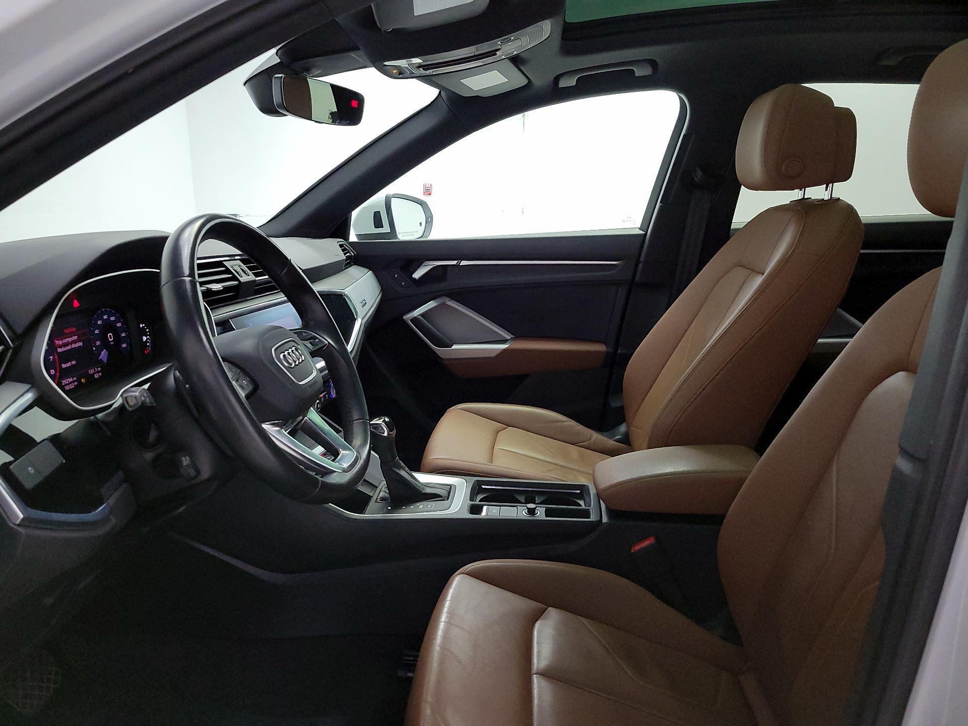 Thumbnail: 2021 Audi Q3 - 11
