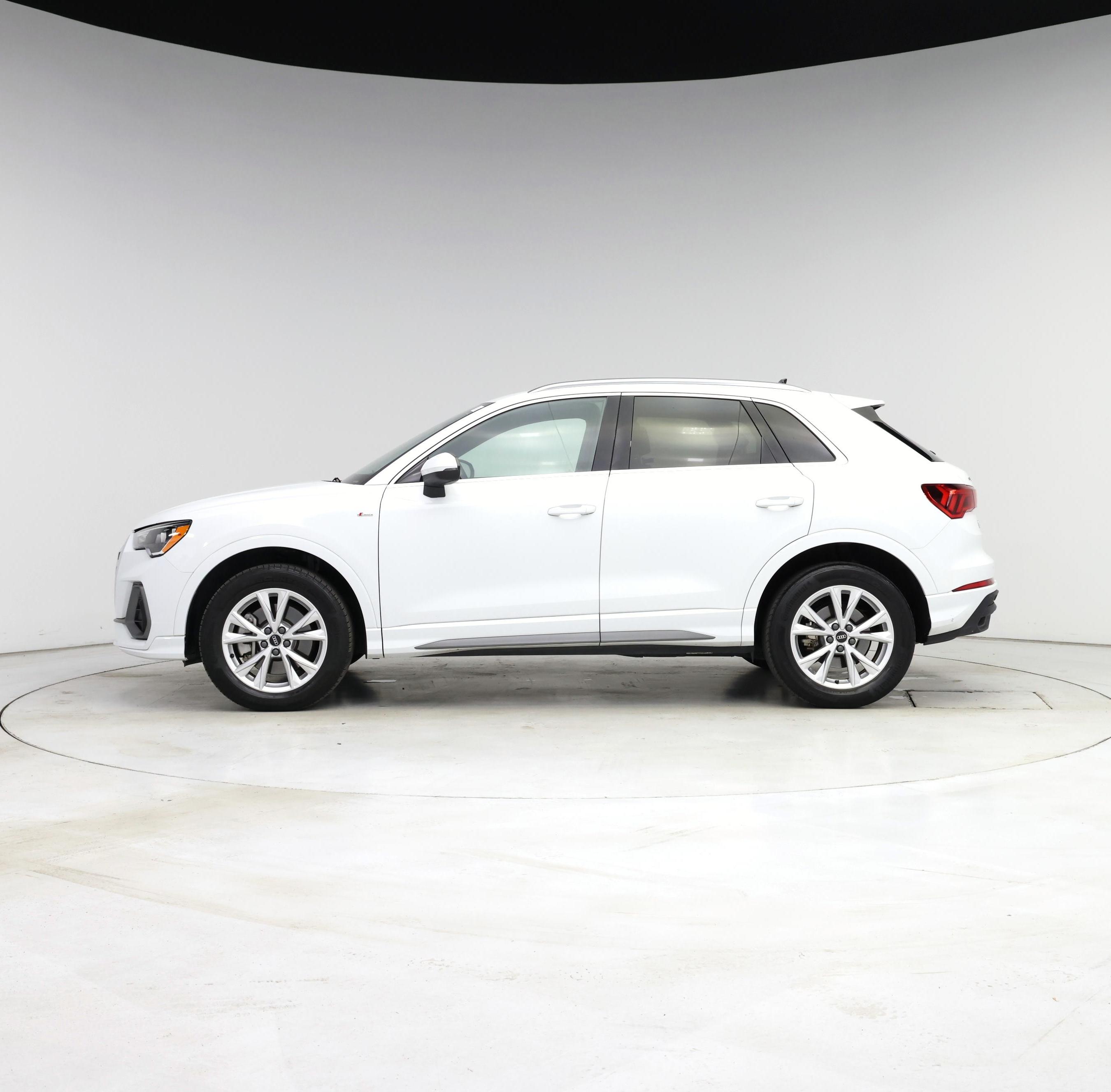 Thumbnail: 2021 Audi Q3 - 3