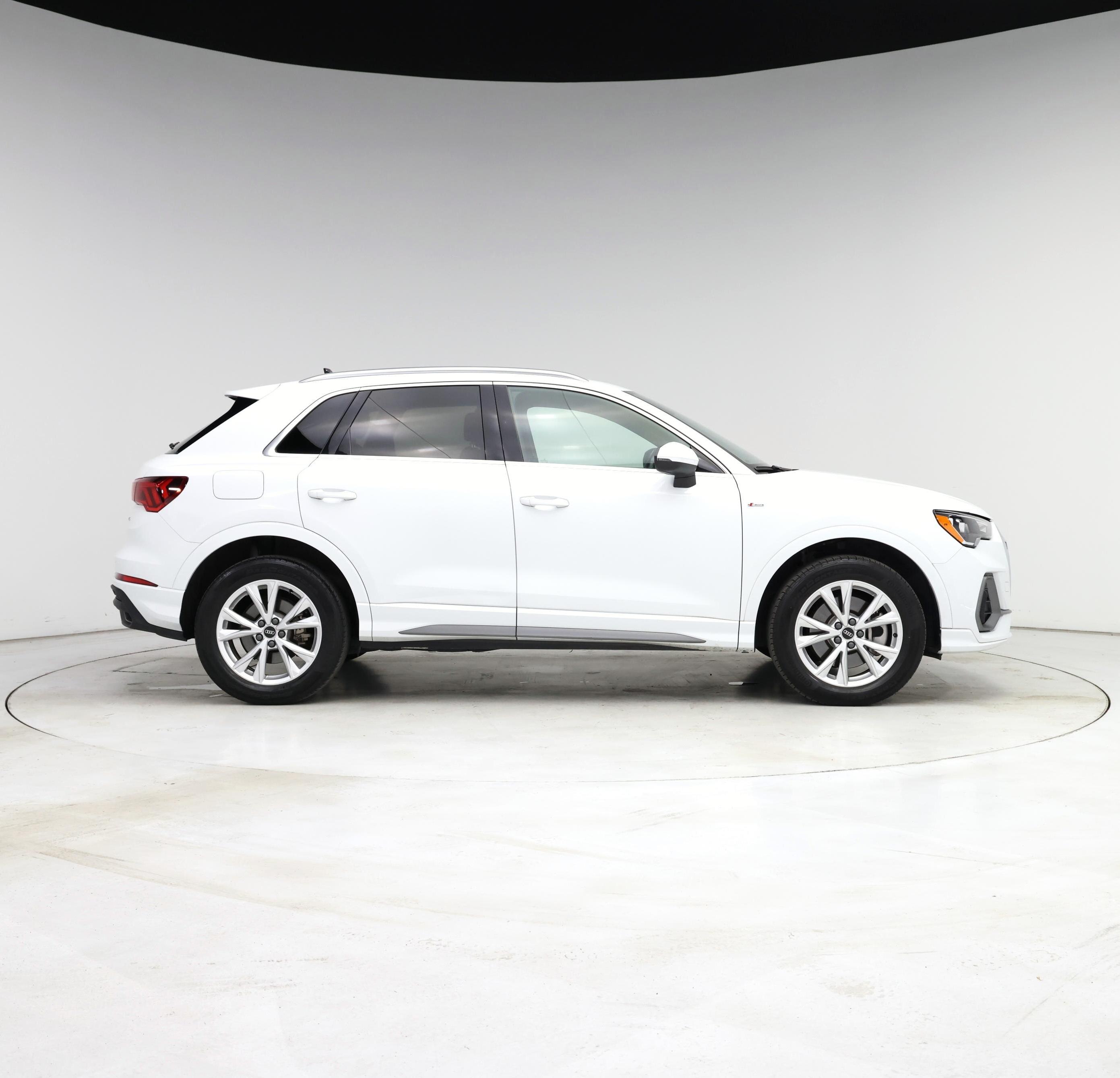 Thumbnail: 2021 Audi Q3 - 7