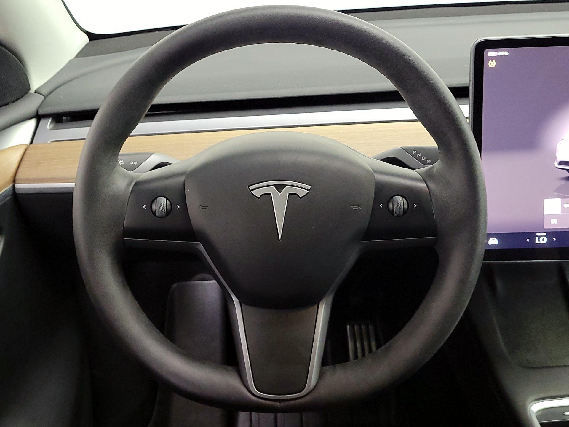 Thumbnail: 2023 Tesla Model Y - 10