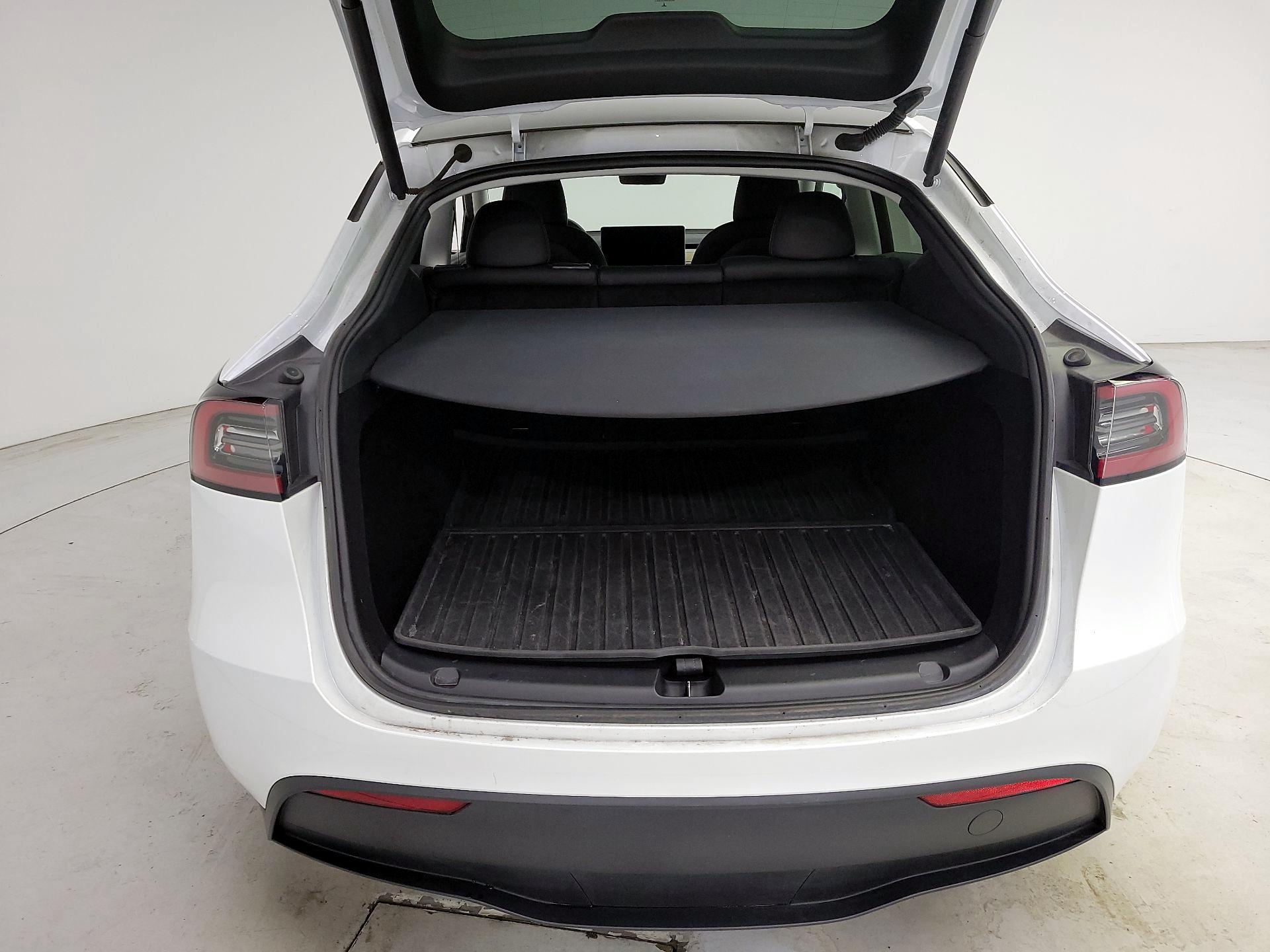 Thumbnail: 2023 Tesla Model Y - 20