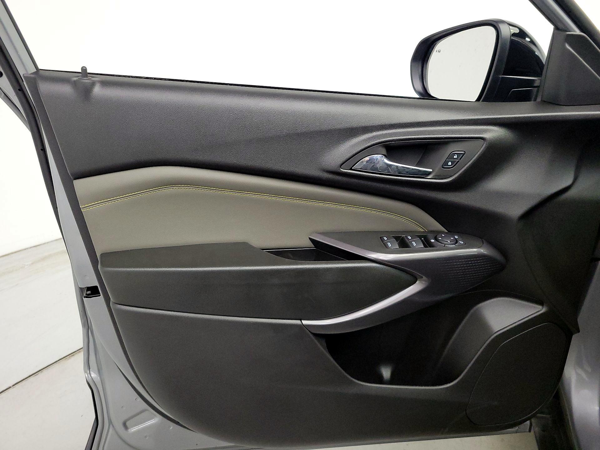 Thumbnail: 2025 Chevrolet Trax - 12