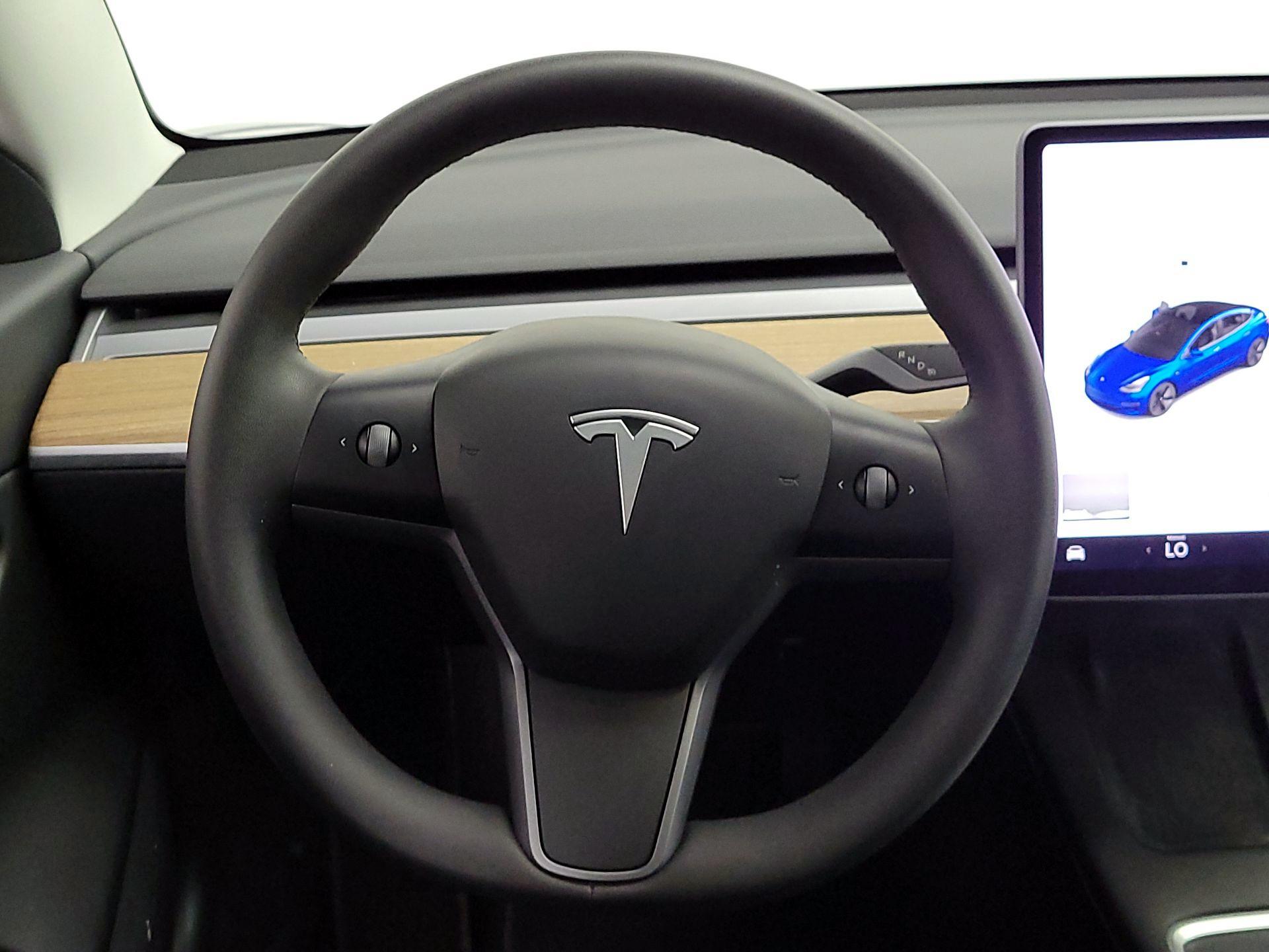 Thumbnail: 2021 Tesla Model 3 - 10