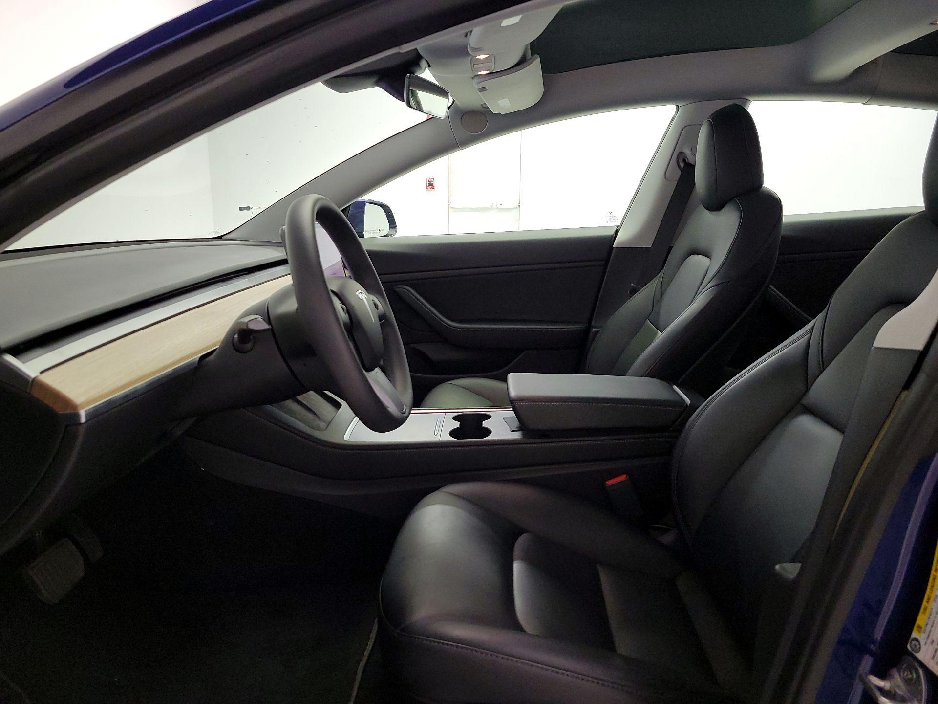 Thumbnail: 2021 Tesla Model 3 - 11