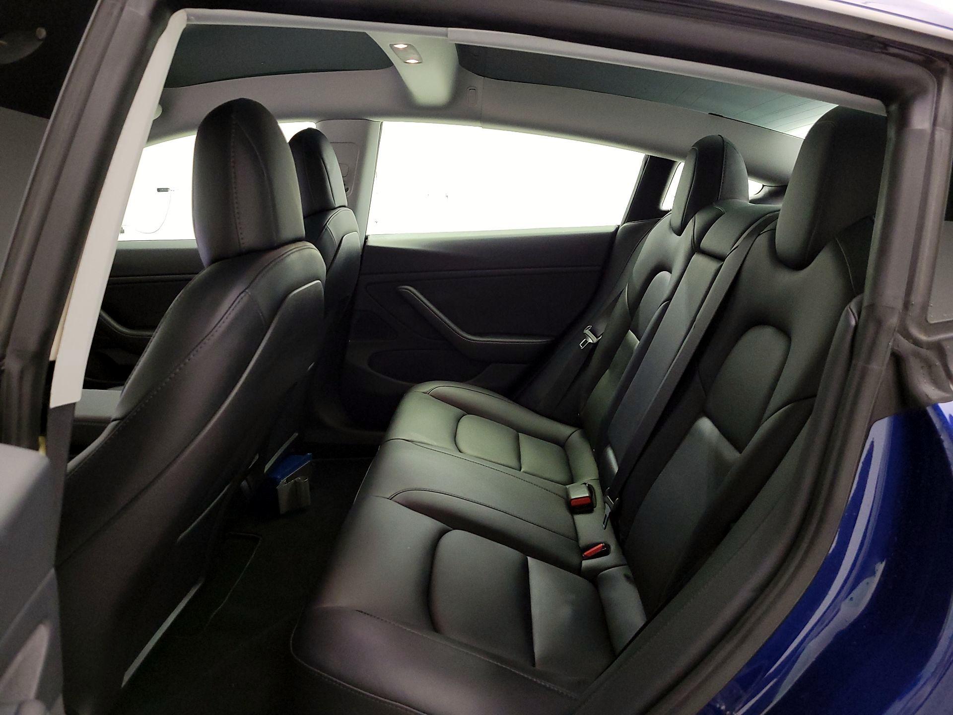Thumbnail: 2021 Tesla Model 3 - 19