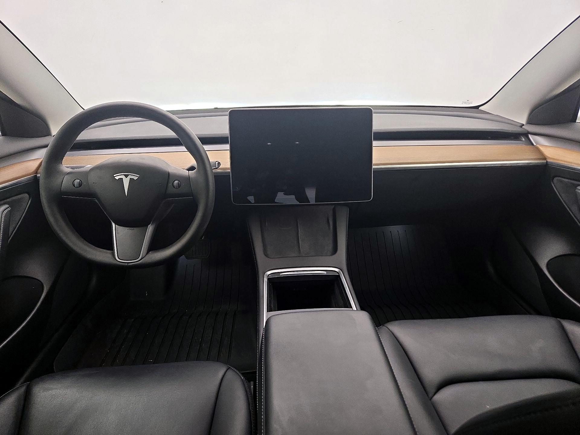 Thumbnail: 2022 Tesla Model 3 - 9