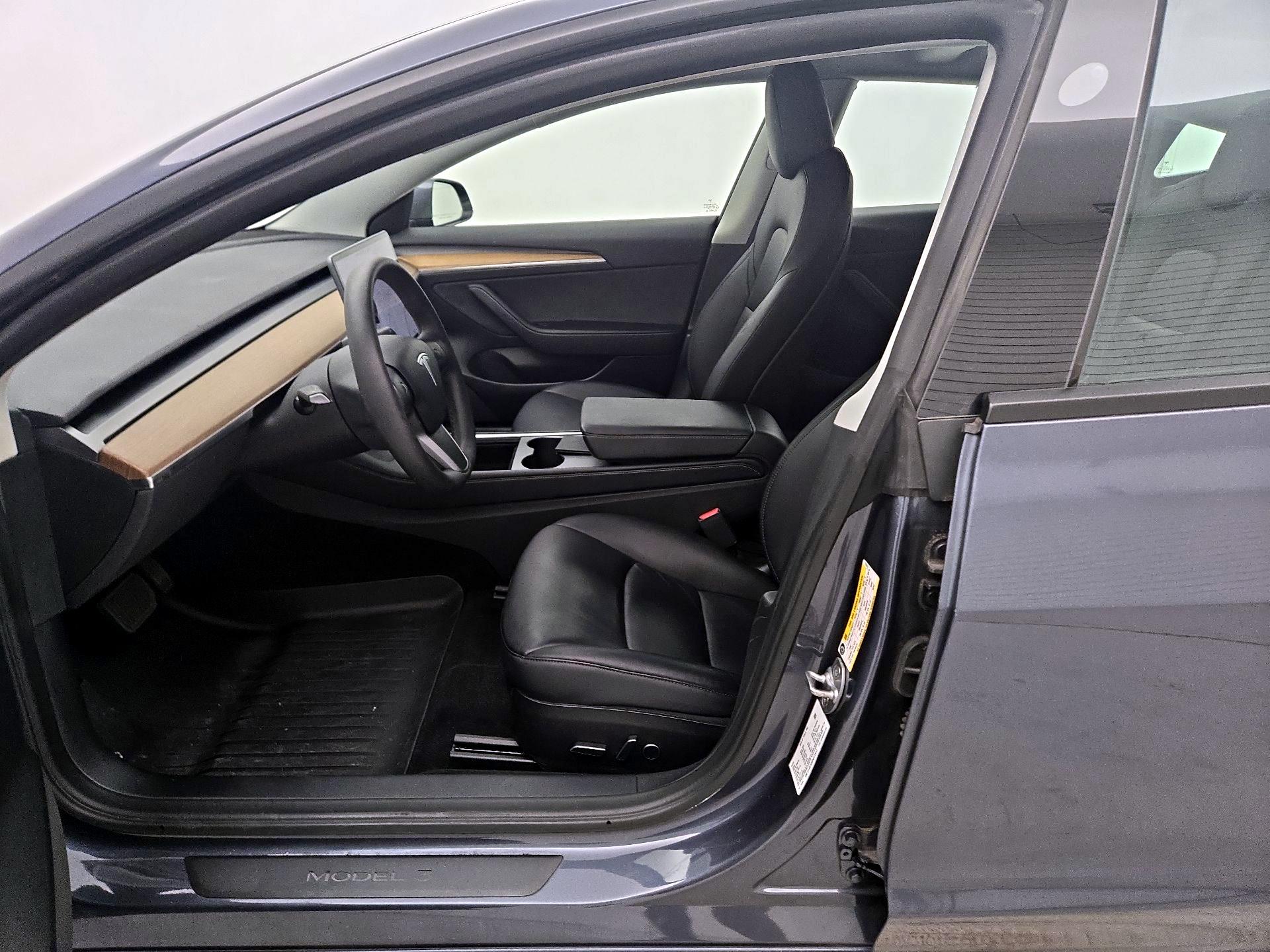 Thumbnail: 2022 Tesla Model 3 - 11