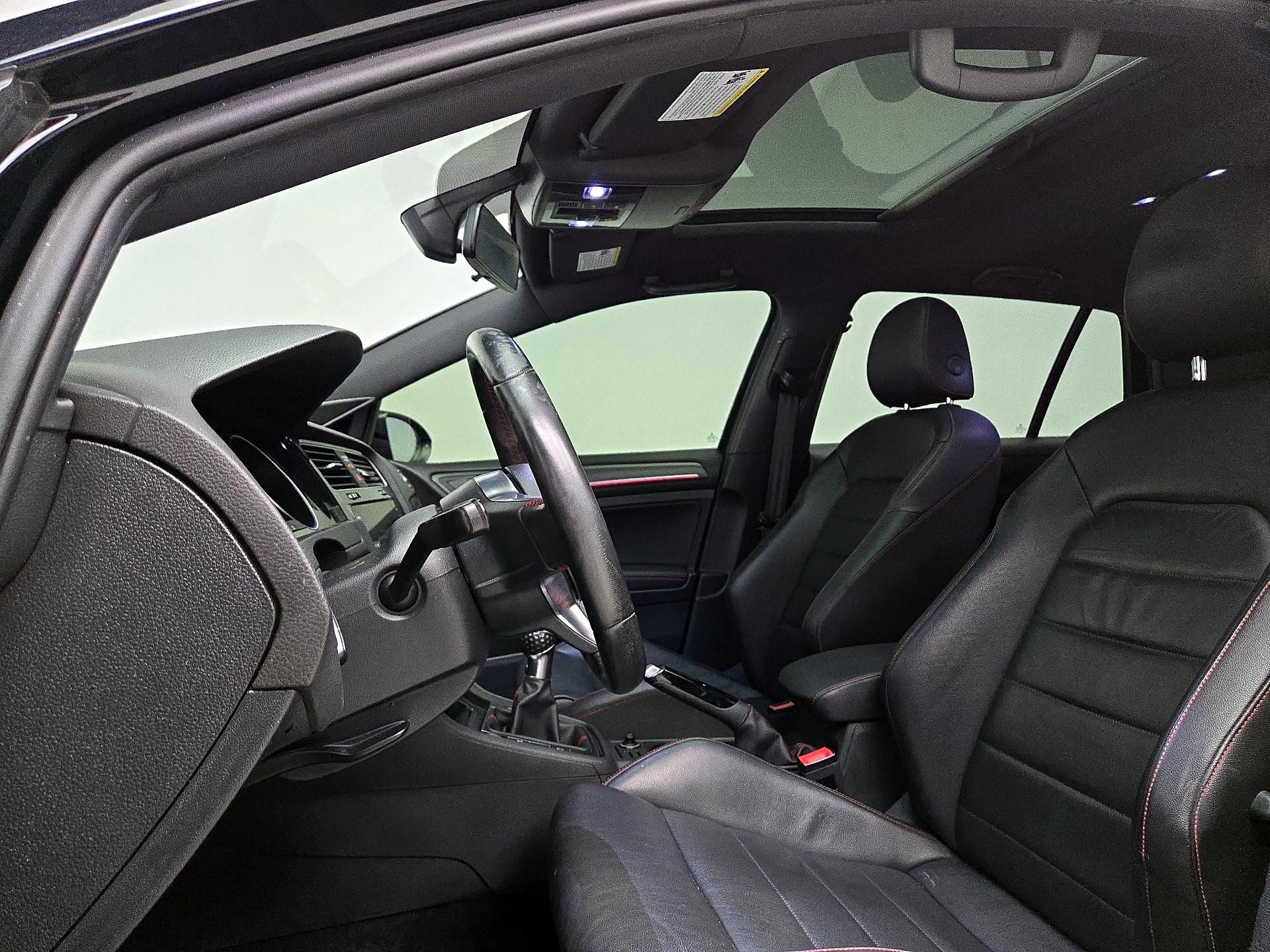 Thumbnail: 2019 Volkswagen Golf - 19