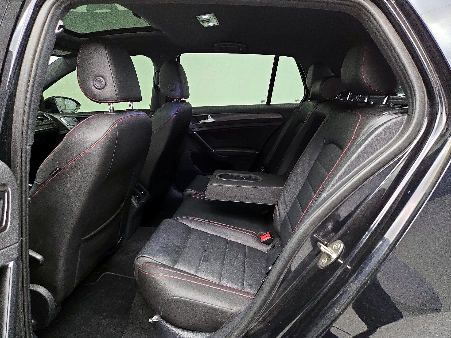 Thumbnail: 2019 Volkswagen Golf - 20