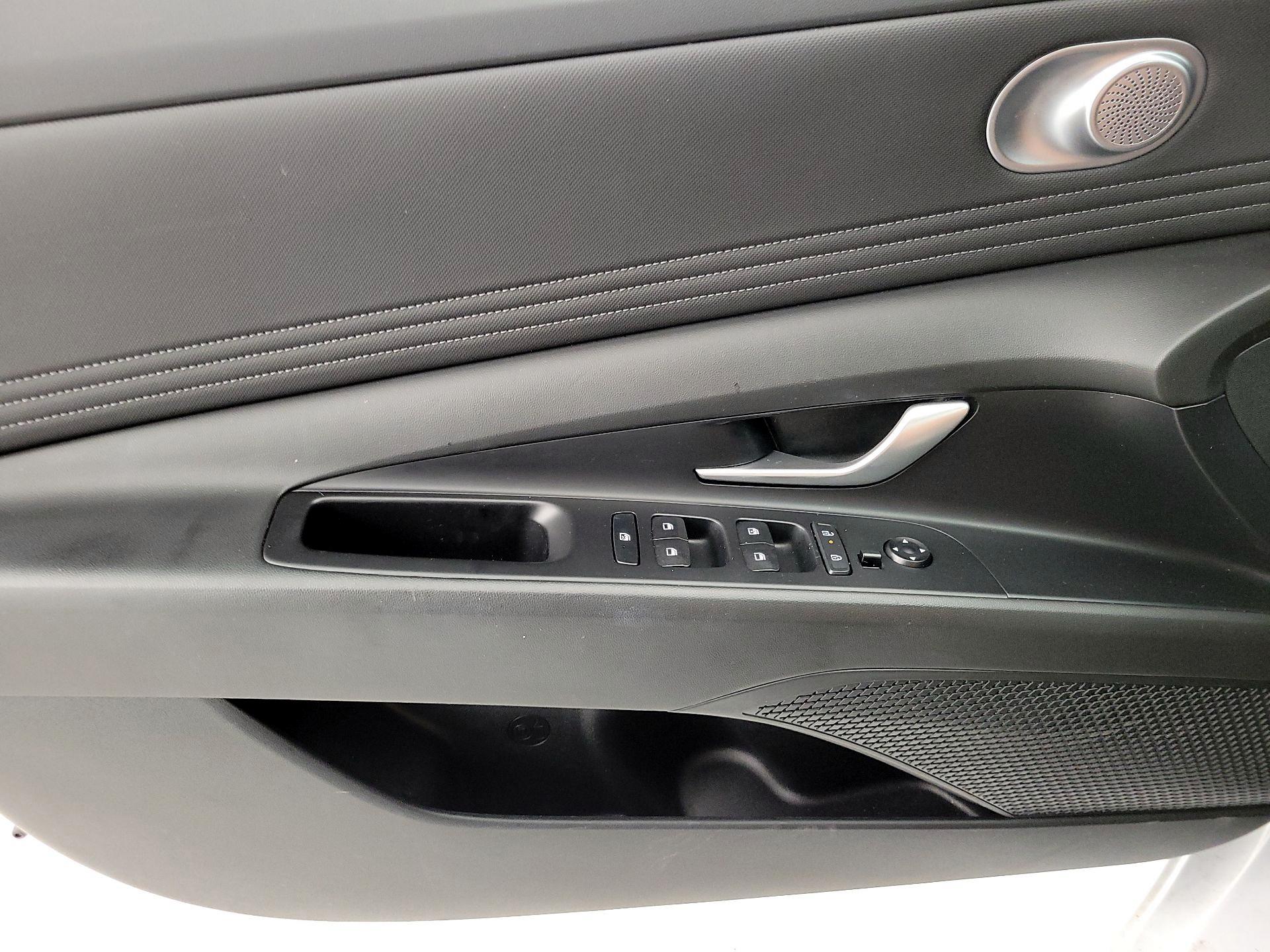 Thumbnail: 2024 Hyundai Elantra - 12