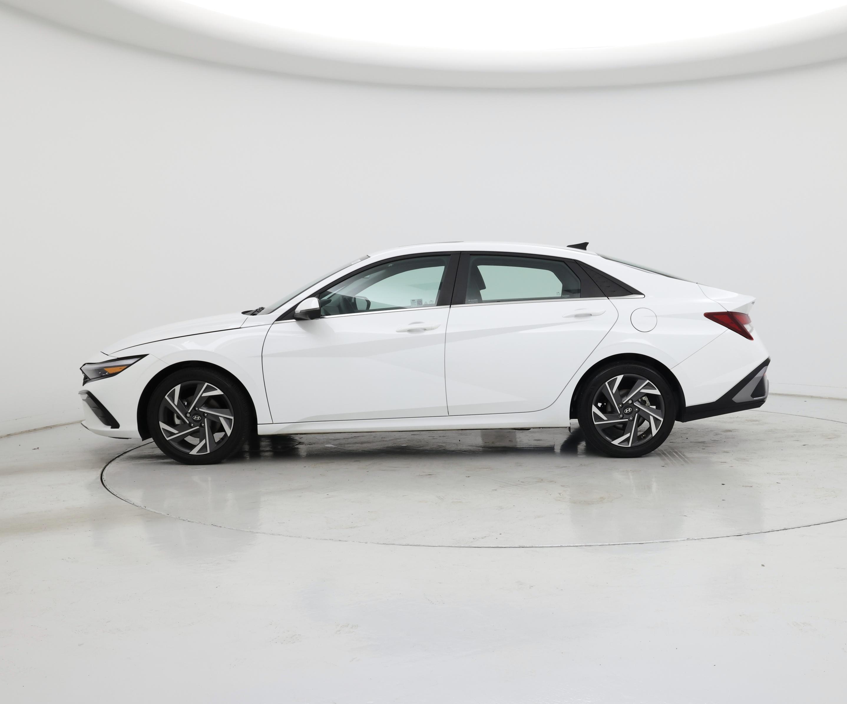 Thumbnail: 2024 Hyundai Elantra - 3