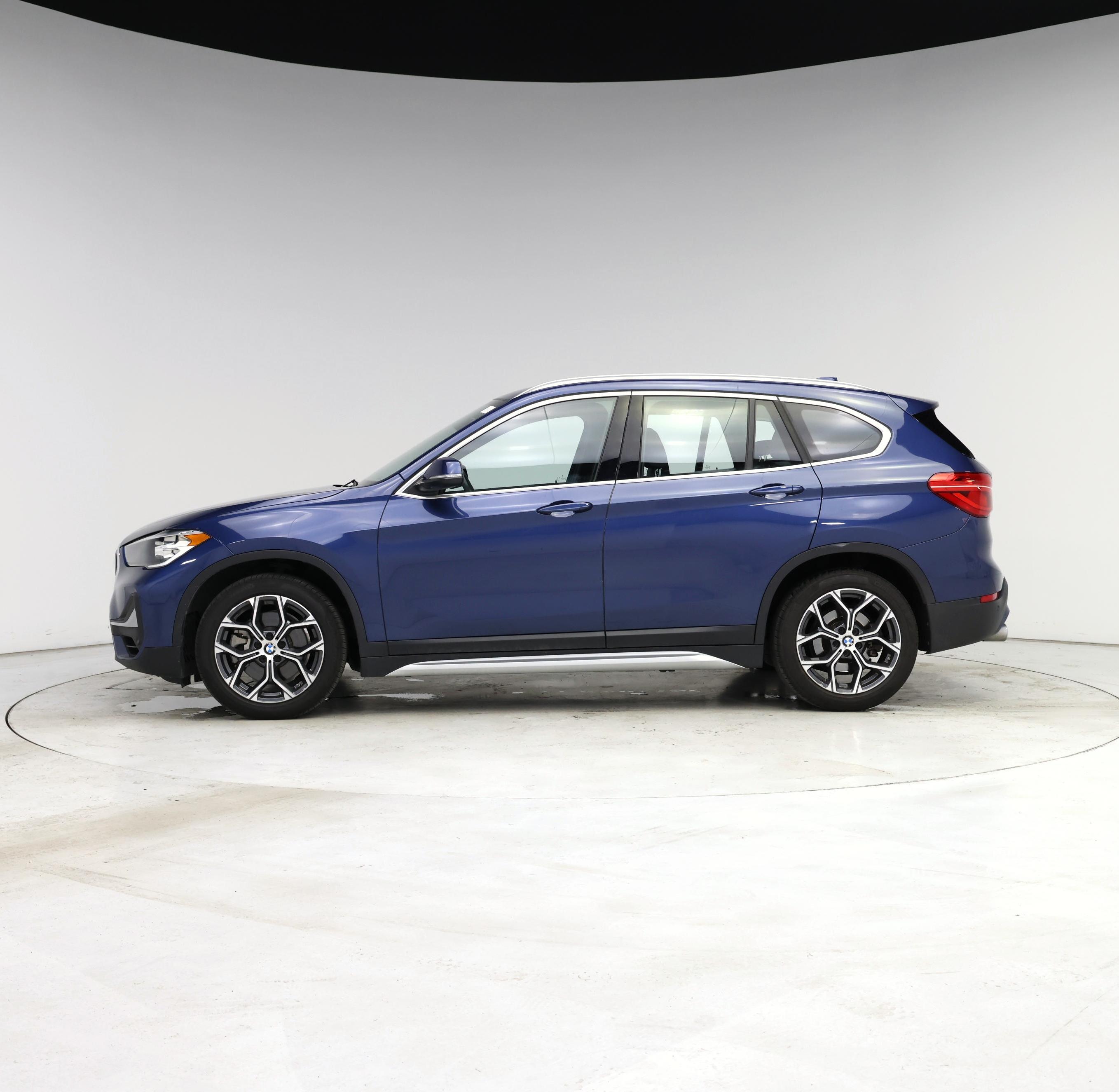 Thumbnail: 2021 BMW X1 - 3