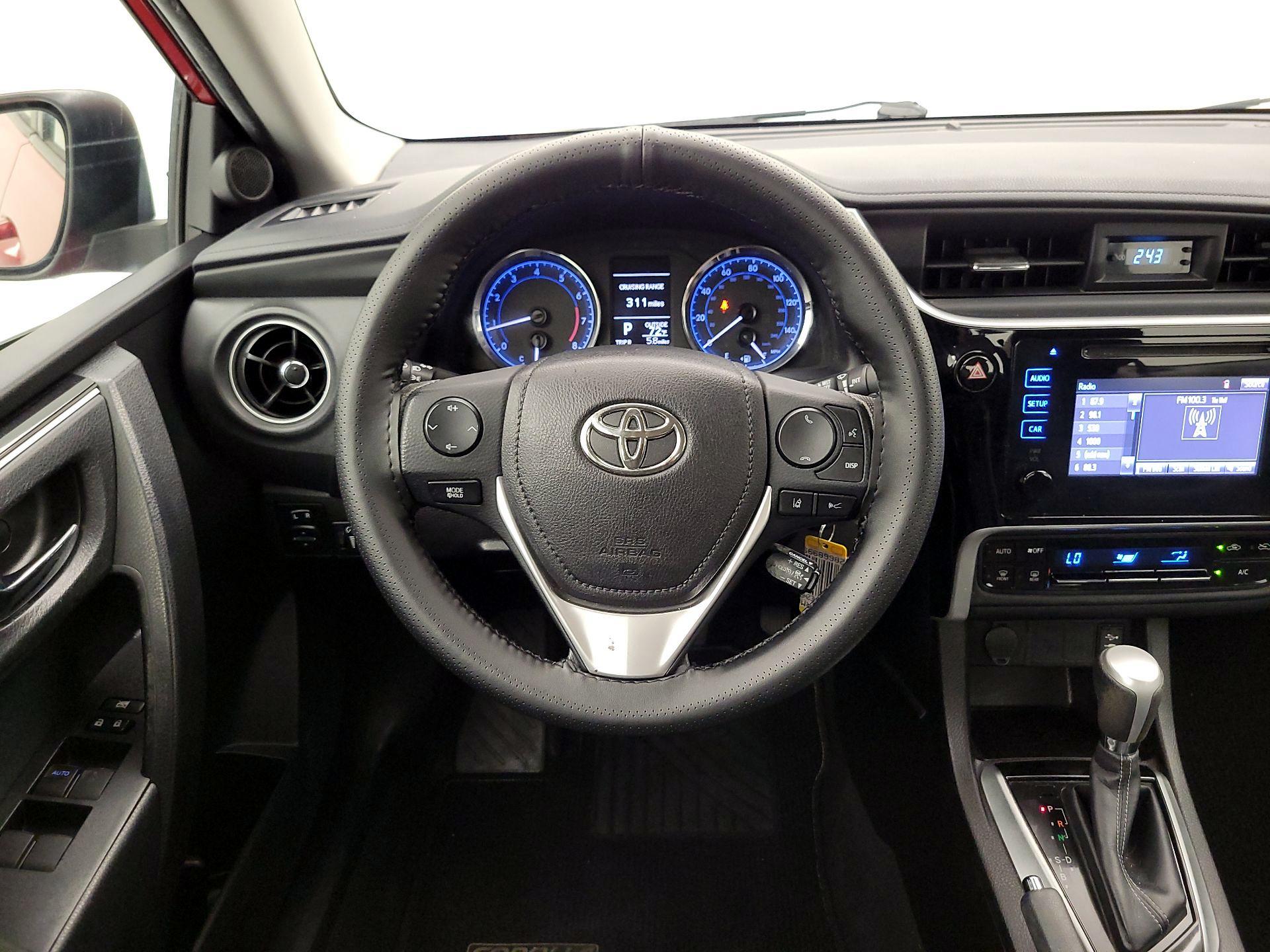 Thumbnail: 2017 Toyota Corolla - 10
