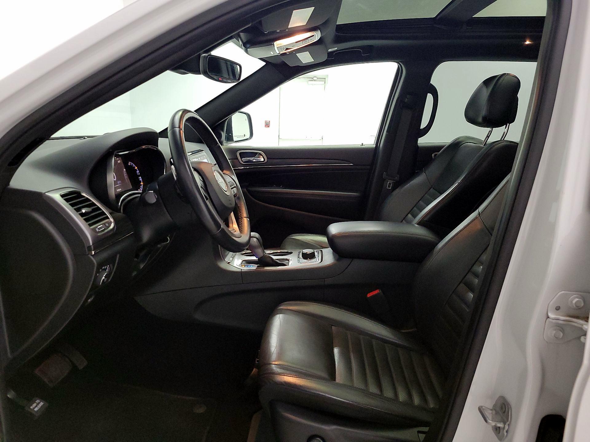 Thumbnail: 2019 Jeep Grand Cherokee - 11