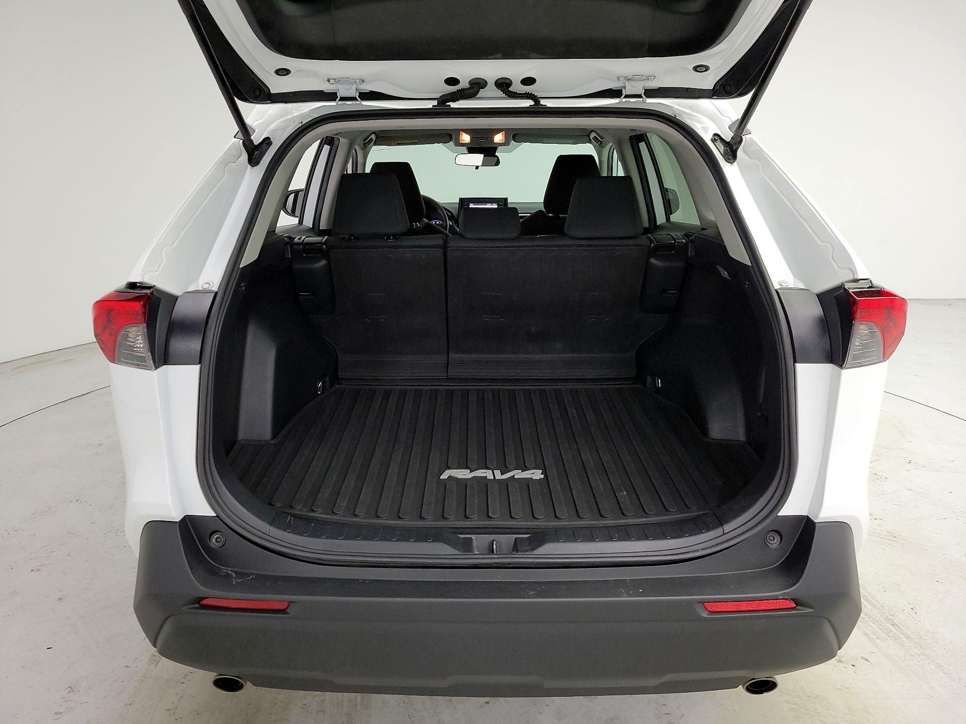 Thumbnail: 2021 Toyota RAV4 - 20