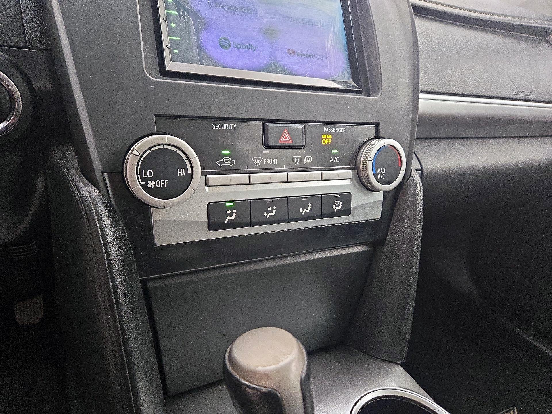Thumbnail: 2014 Toyota Camry - 16