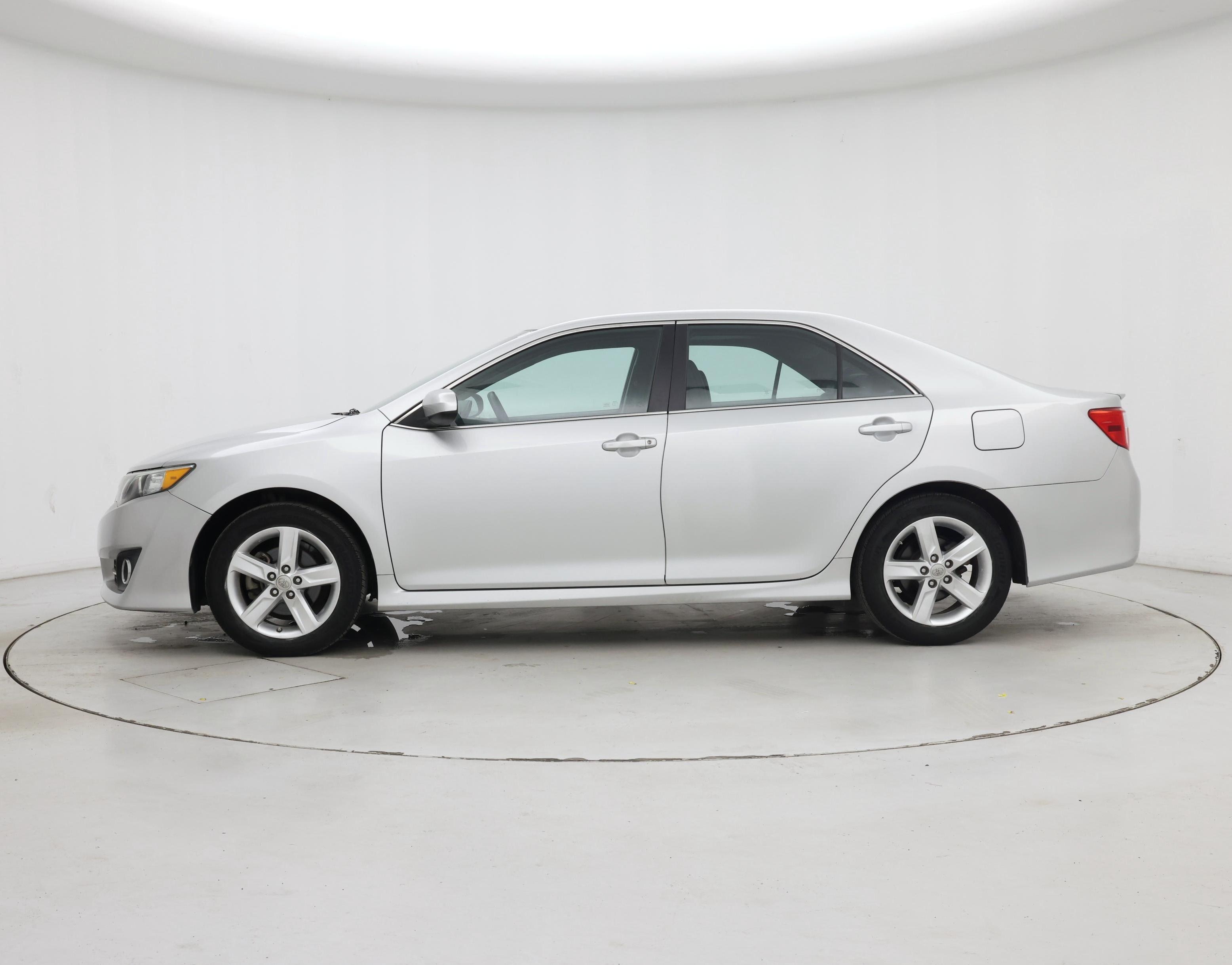Thumbnail: 2014 Toyota Camry - 3