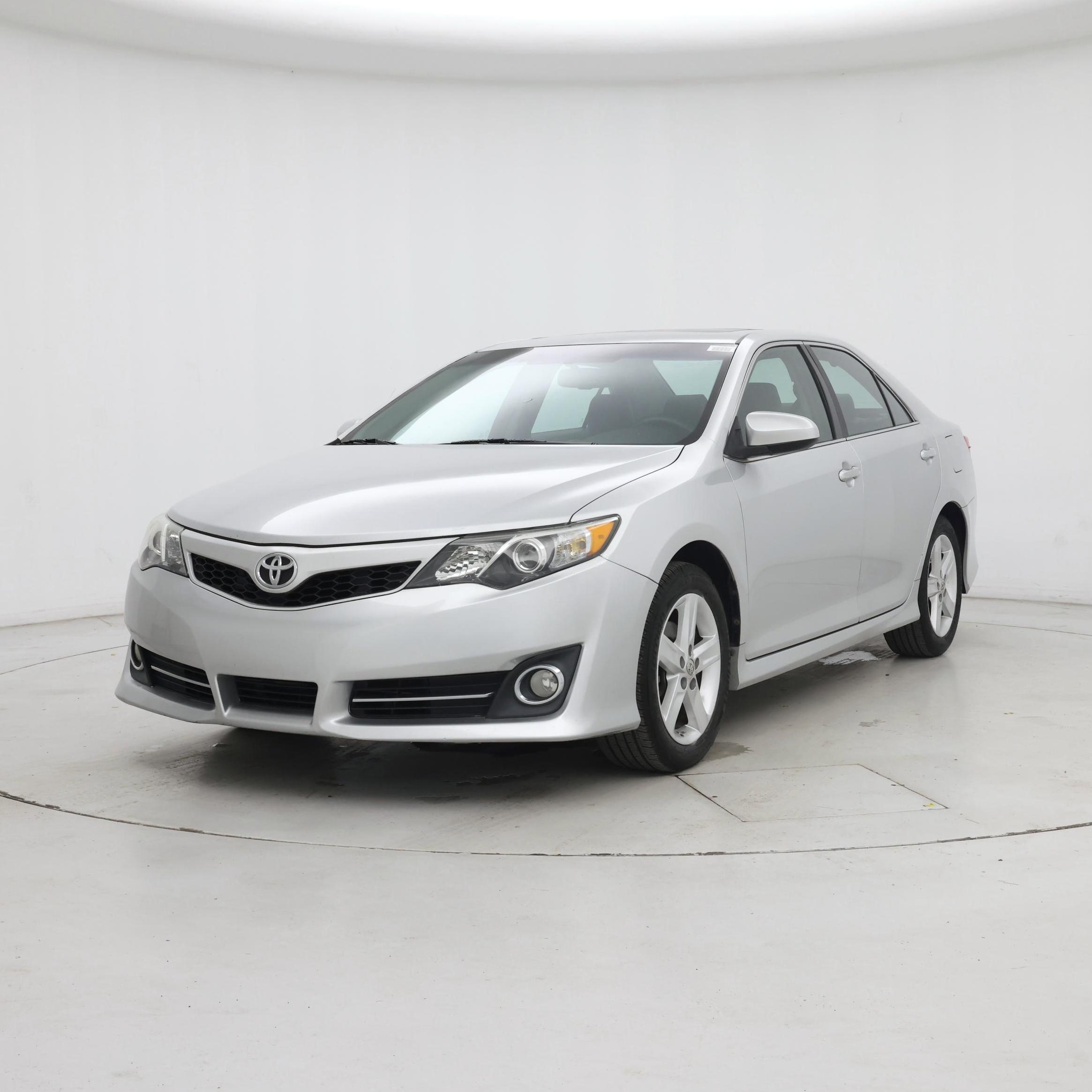 Thumbnail: 2014 Toyota Camry - 4