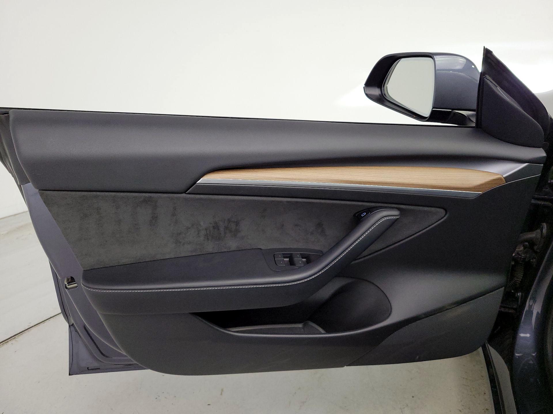 Thumbnail: 2022 Tesla Model 3 - 12