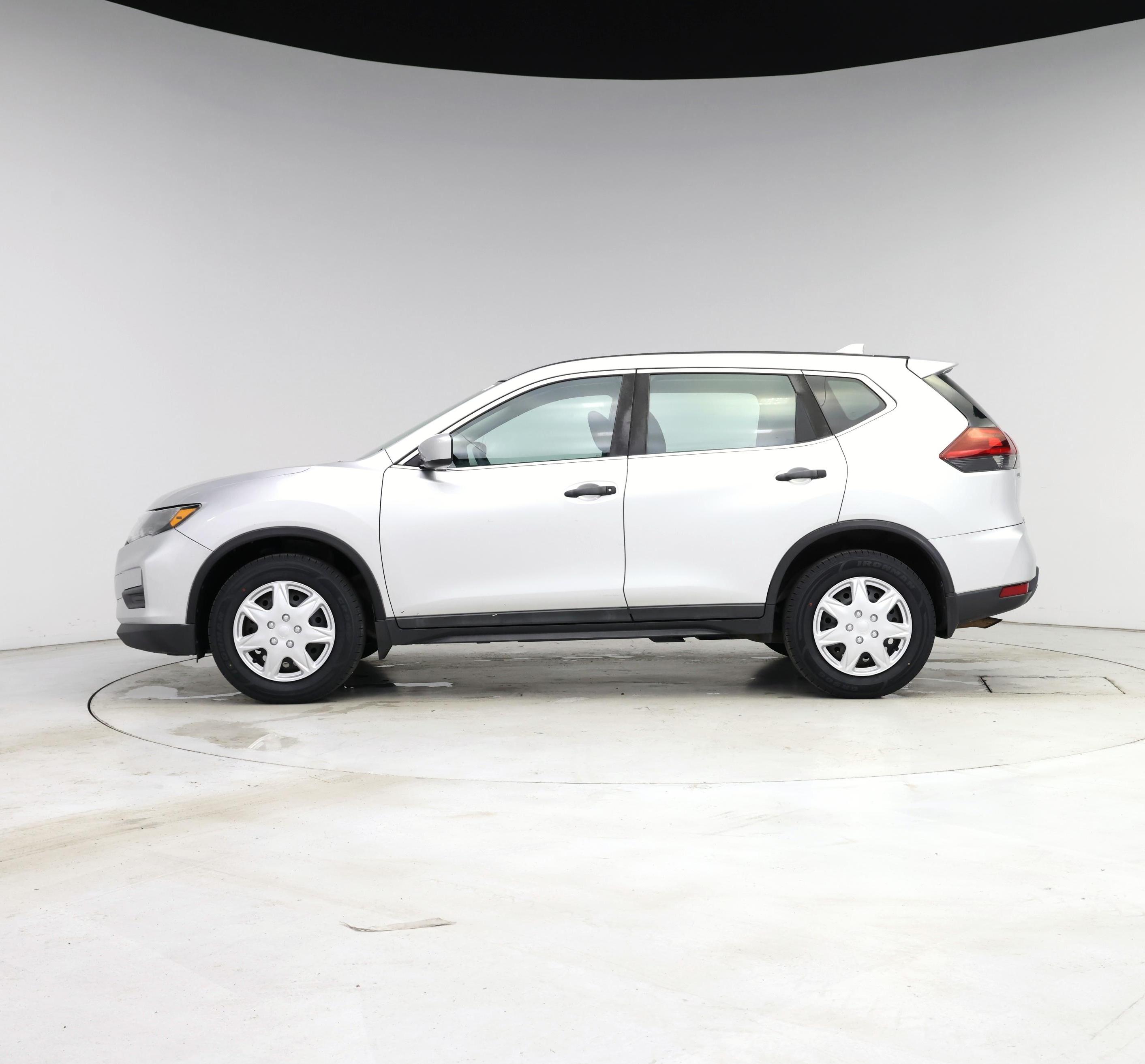 Thumbnail: 2018 Nissan Rogue - 3