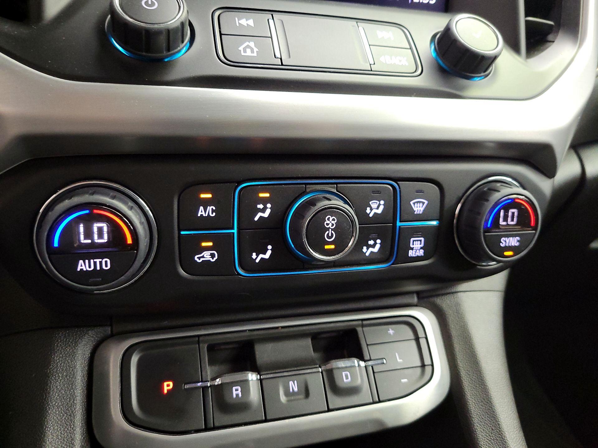 Thumbnail: 2023 GMC Acadia - 17