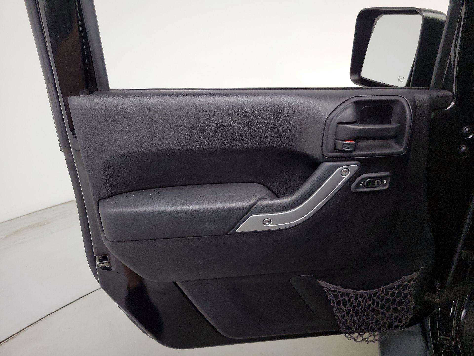 Thumbnail: 2014 Jeep Wrangler - 12