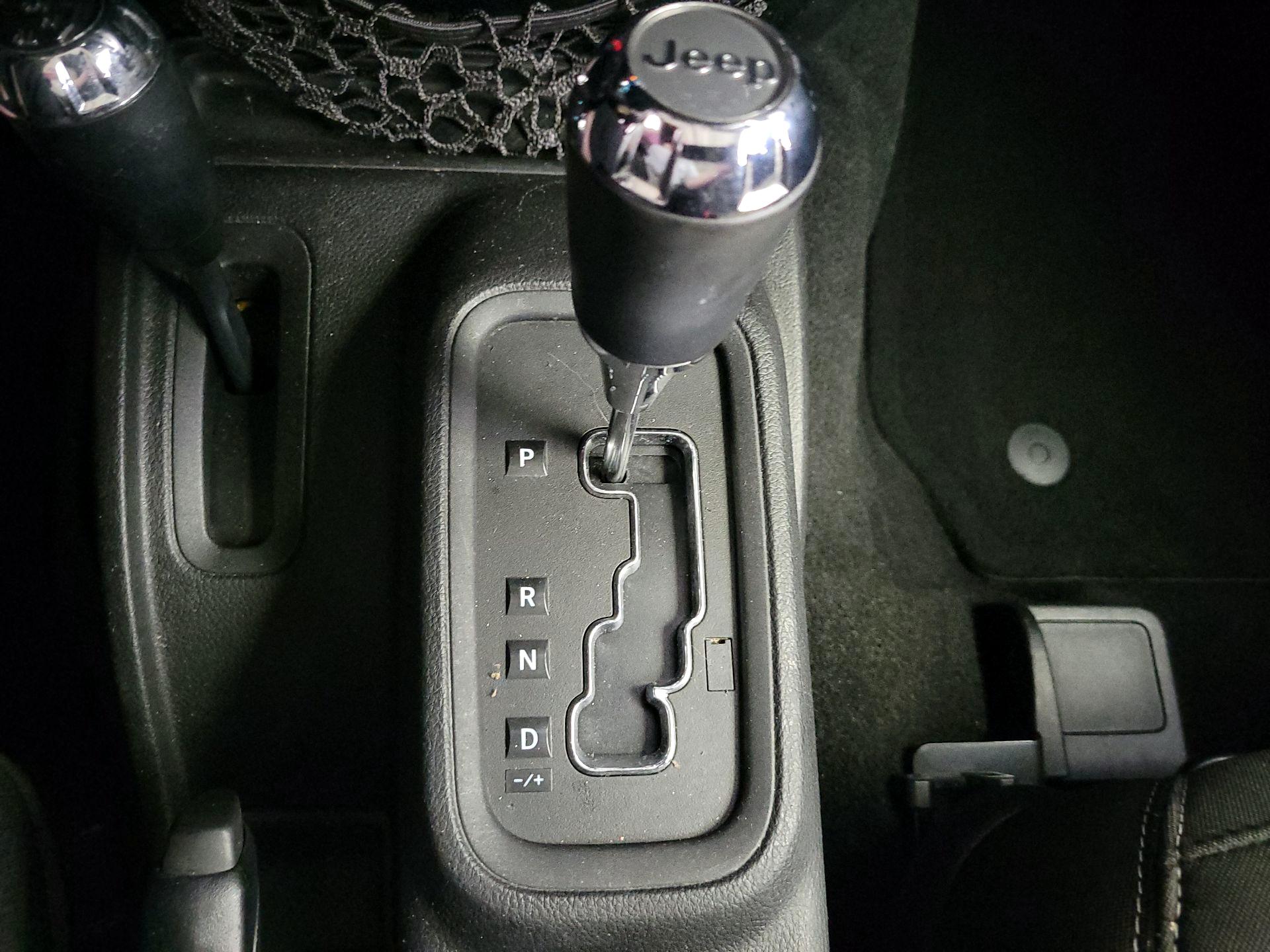 Thumbnail: 2014 Jeep Wrangler - 15