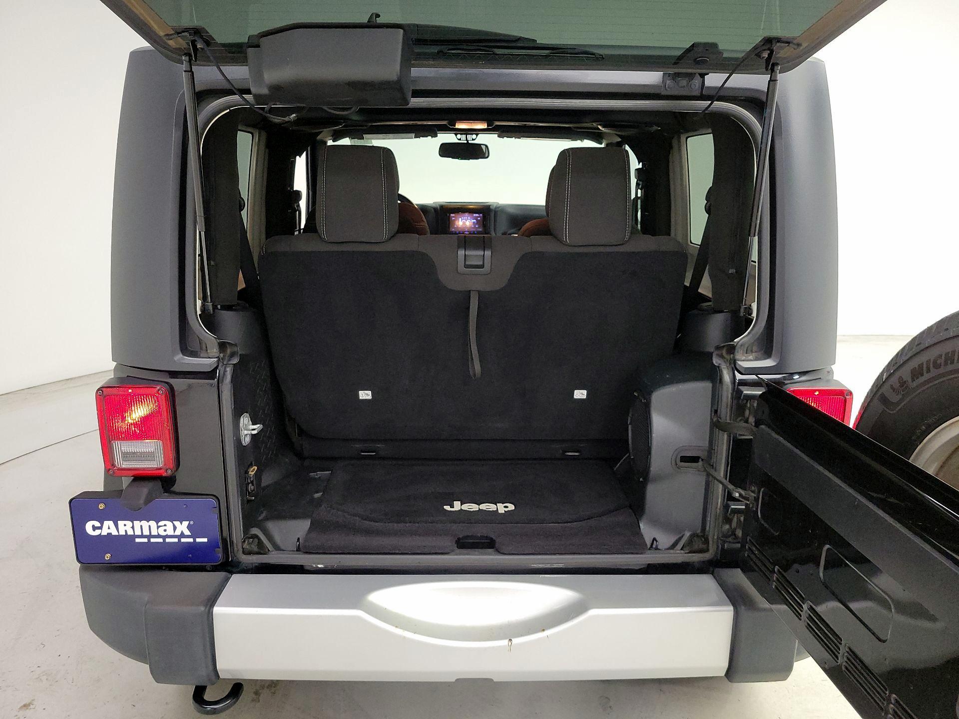 Thumbnail: 2014 Jeep Wrangler - 18