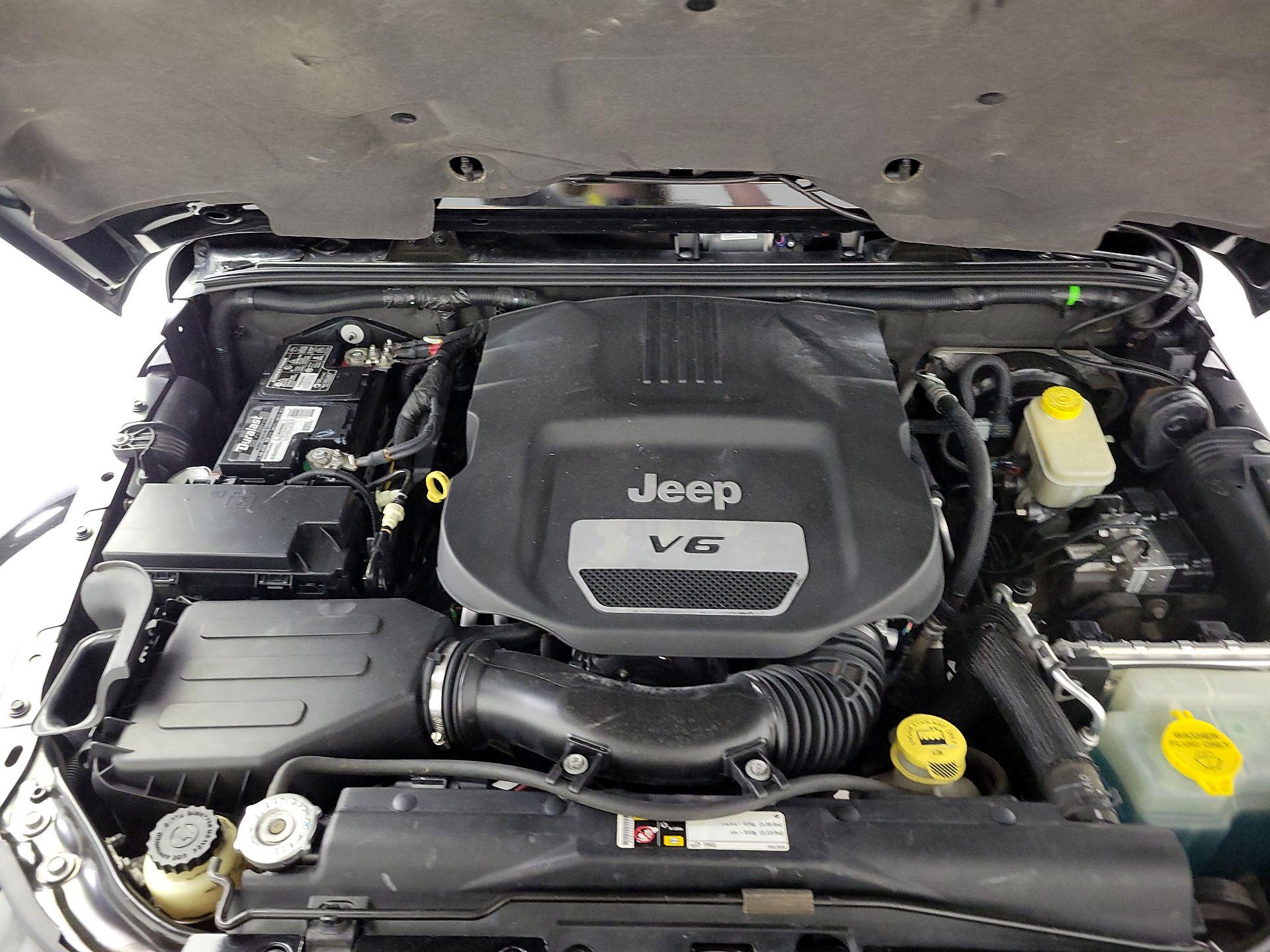 Thumbnail: 2014 Jeep Wrangler - 19