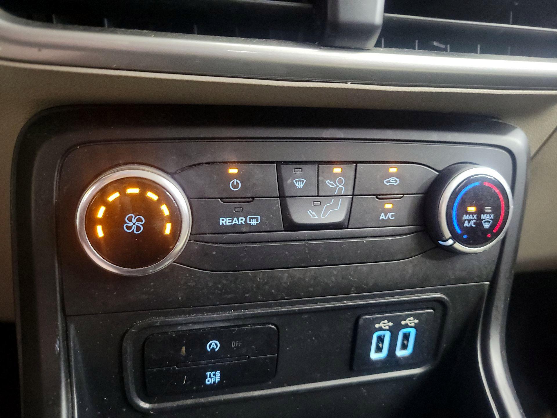 Thumbnail: 2019 Ford EcoSport - 16