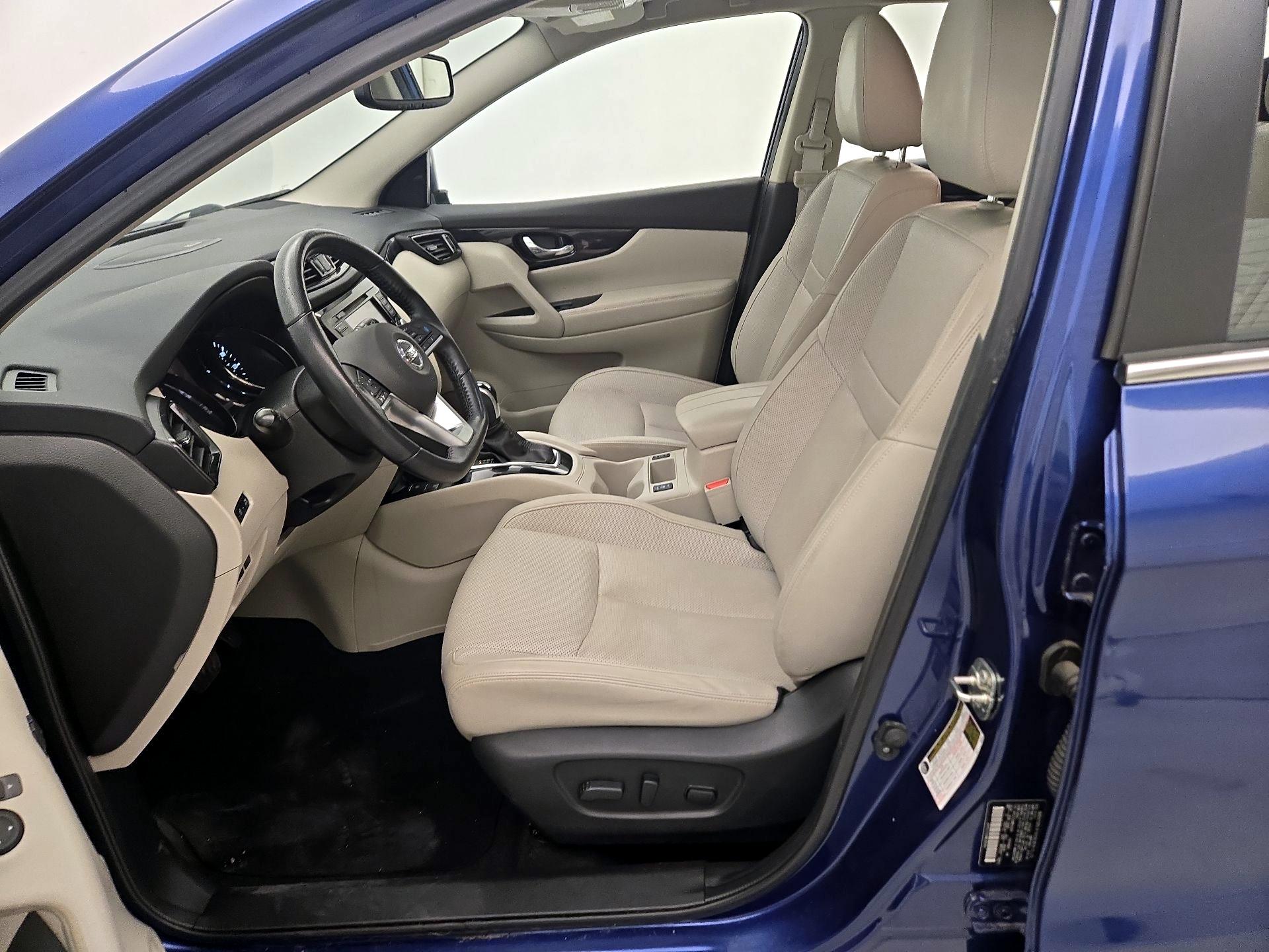Thumbnail: 2021 Nissan Rogue Sport - 11