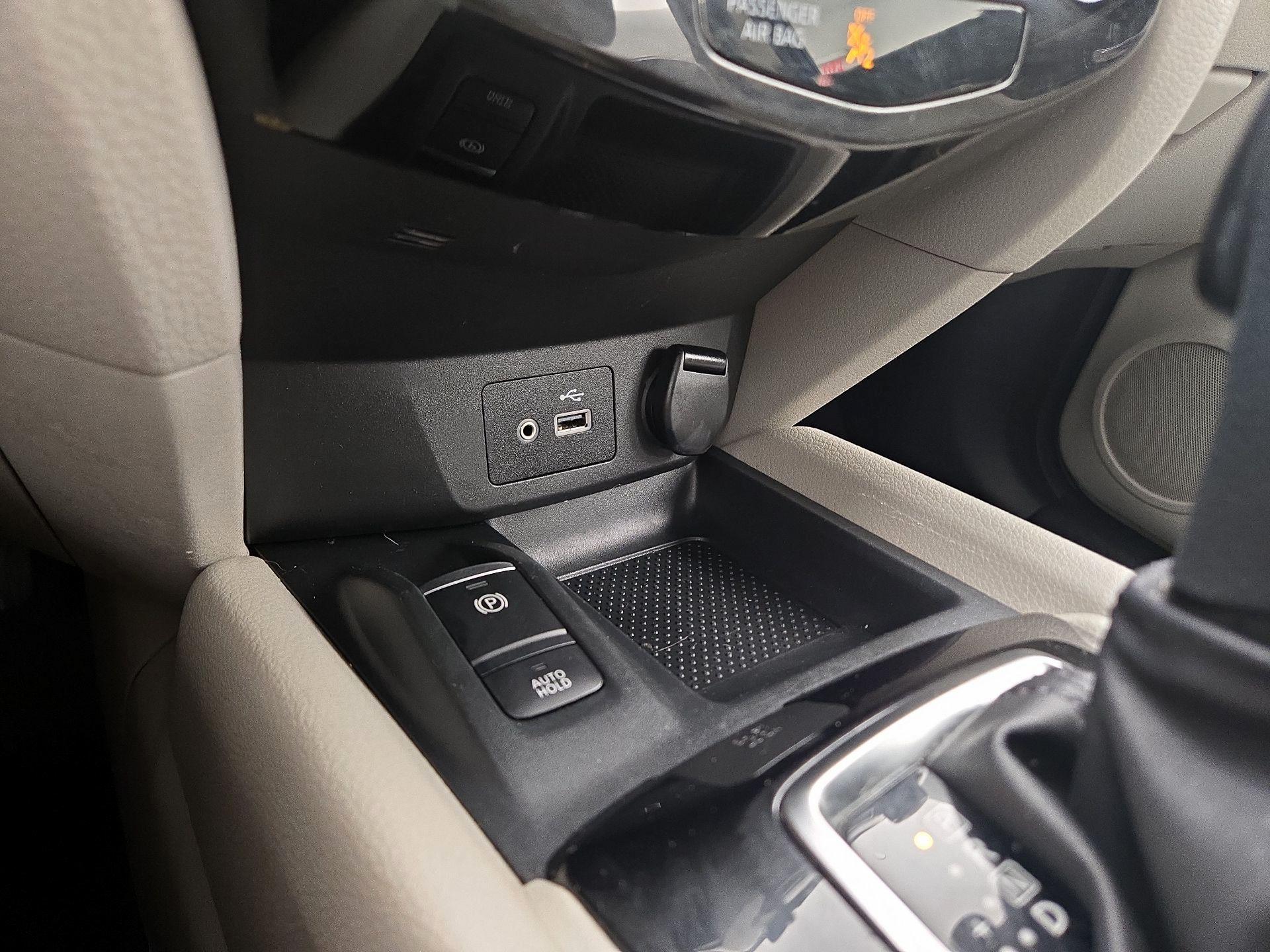 Thumbnail: 2021 Nissan Rogue Sport - 19