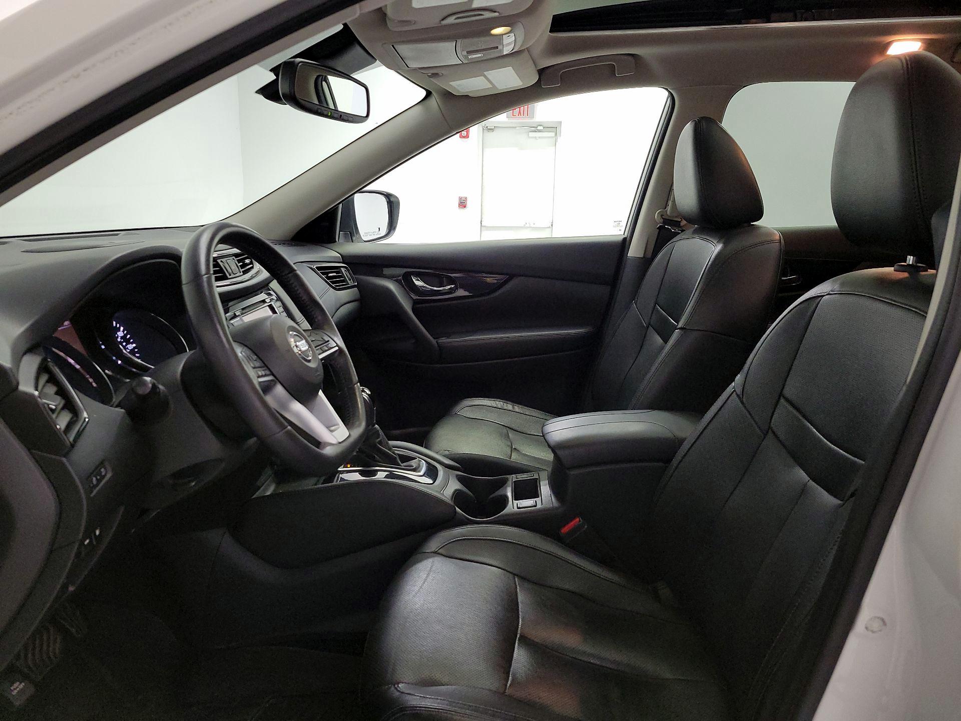 Thumbnail: 2018 Nissan Rogue - 11