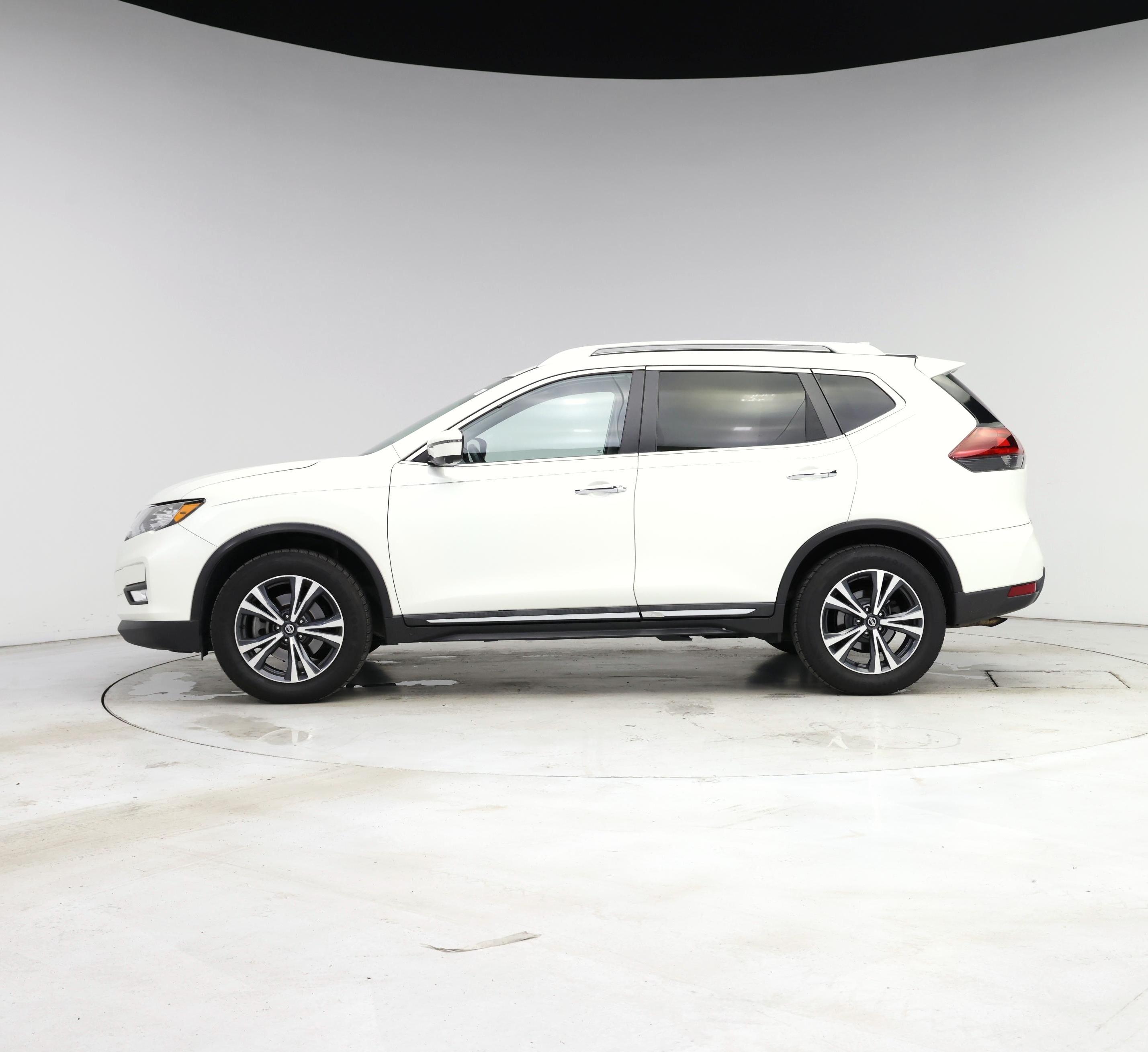 Thumbnail: 2018 Nissan Rogue - 3