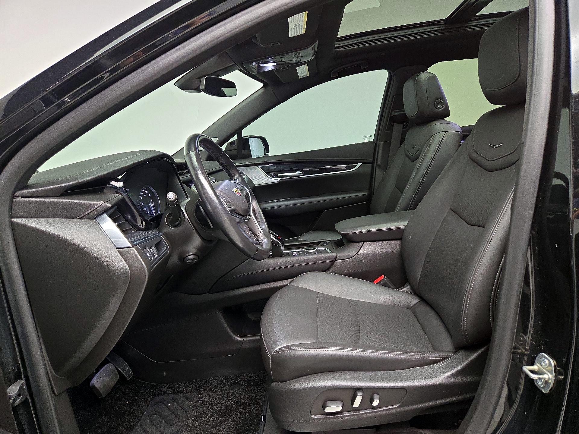 Thumbnail: 2023 Cadillac XT5 - 11
