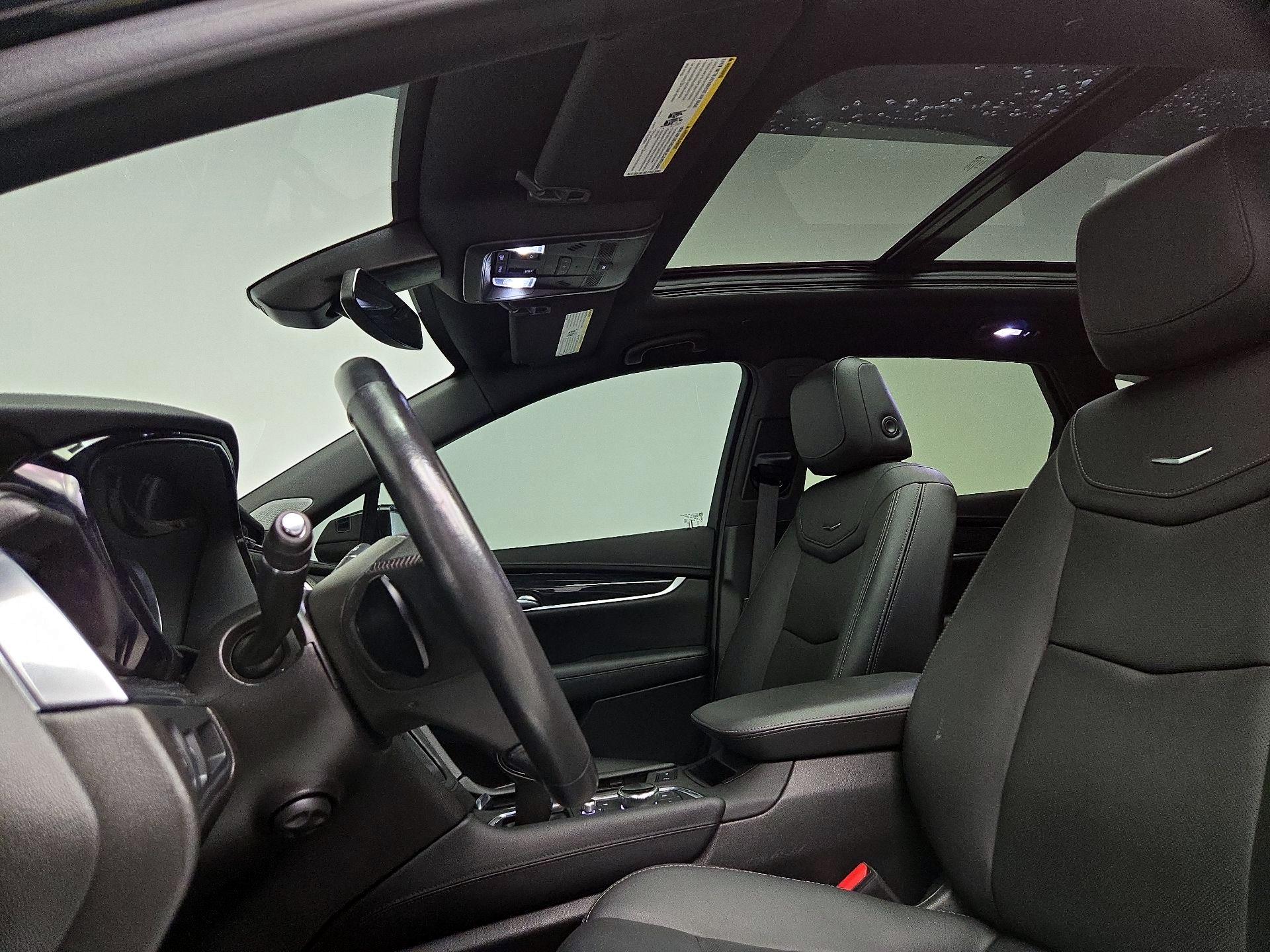 Thumbnail: 2023 Cadillac XT5 - 20