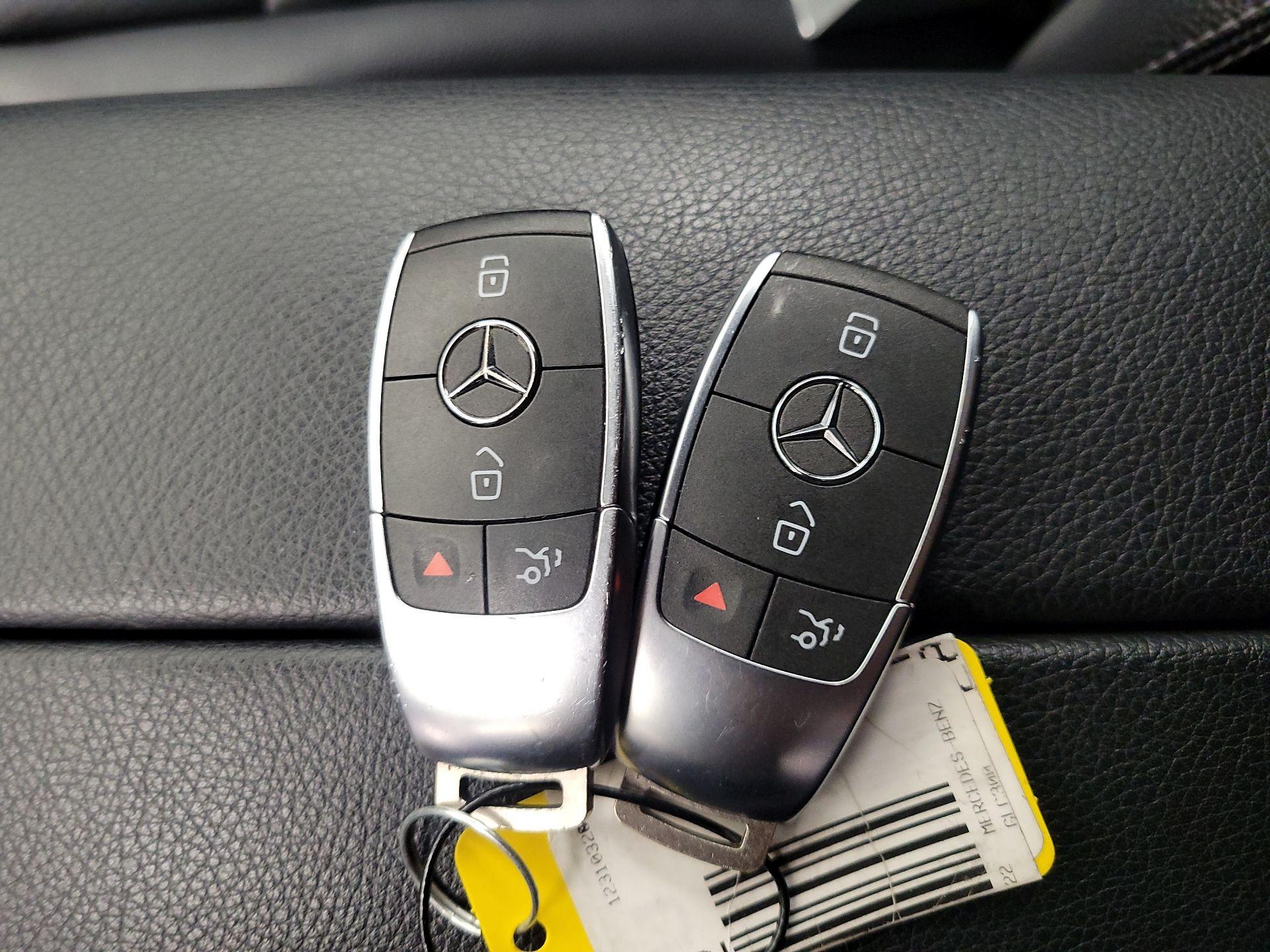 Thumbnail: 2022 Mercedes-Benz GLC - 19
