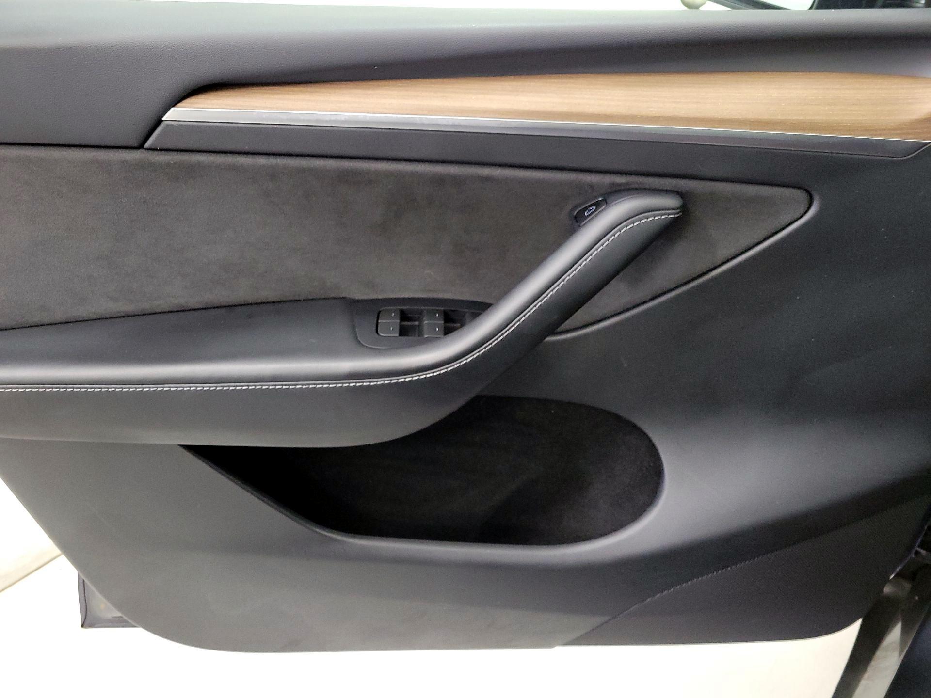 Thumbnail: 2023 Tesla Model Y - 12