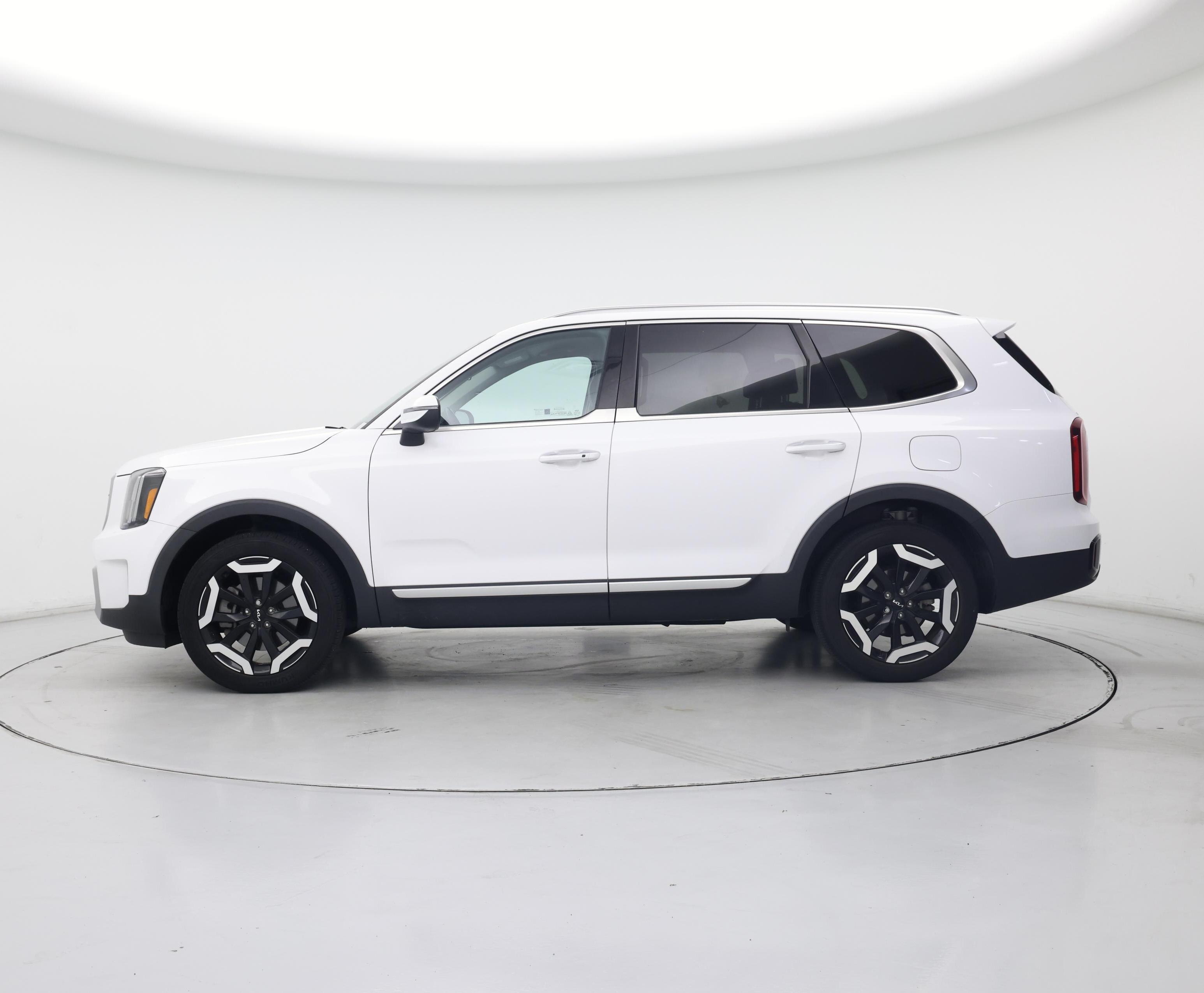 Thumbnail: 2023 Kia Telluride - 3